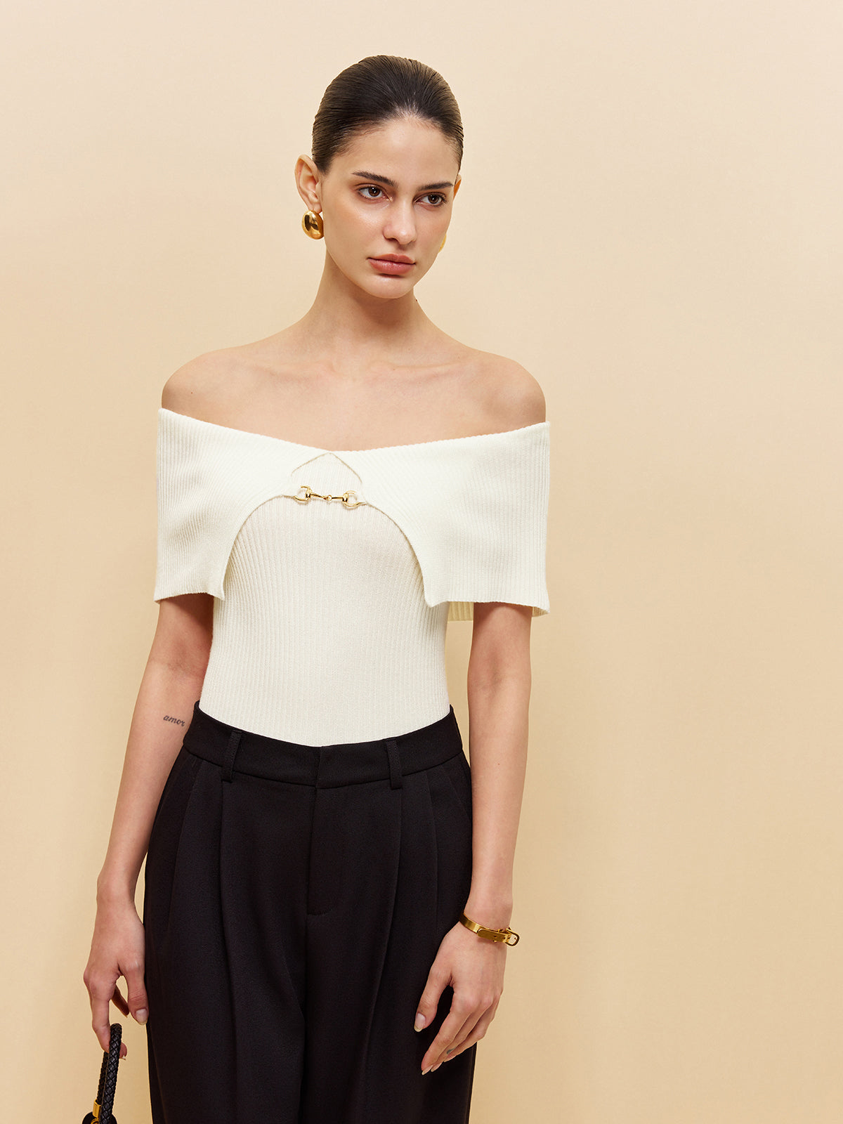 Off-Shoulder Chain Detail Ribbed Knit Top for Women Casual Wear