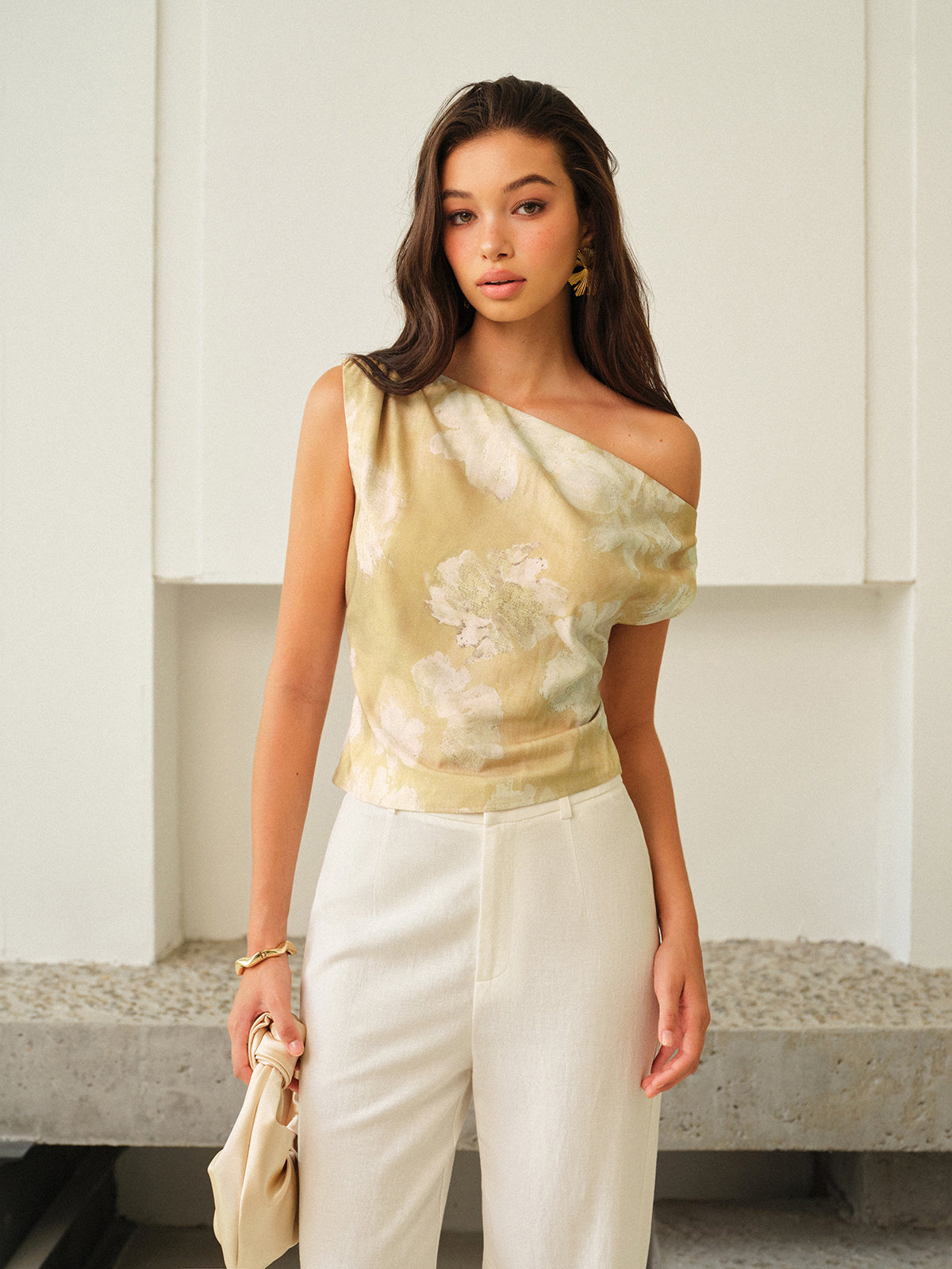 One-Shoulder Floral-Patterned Top with Ruffle Detail