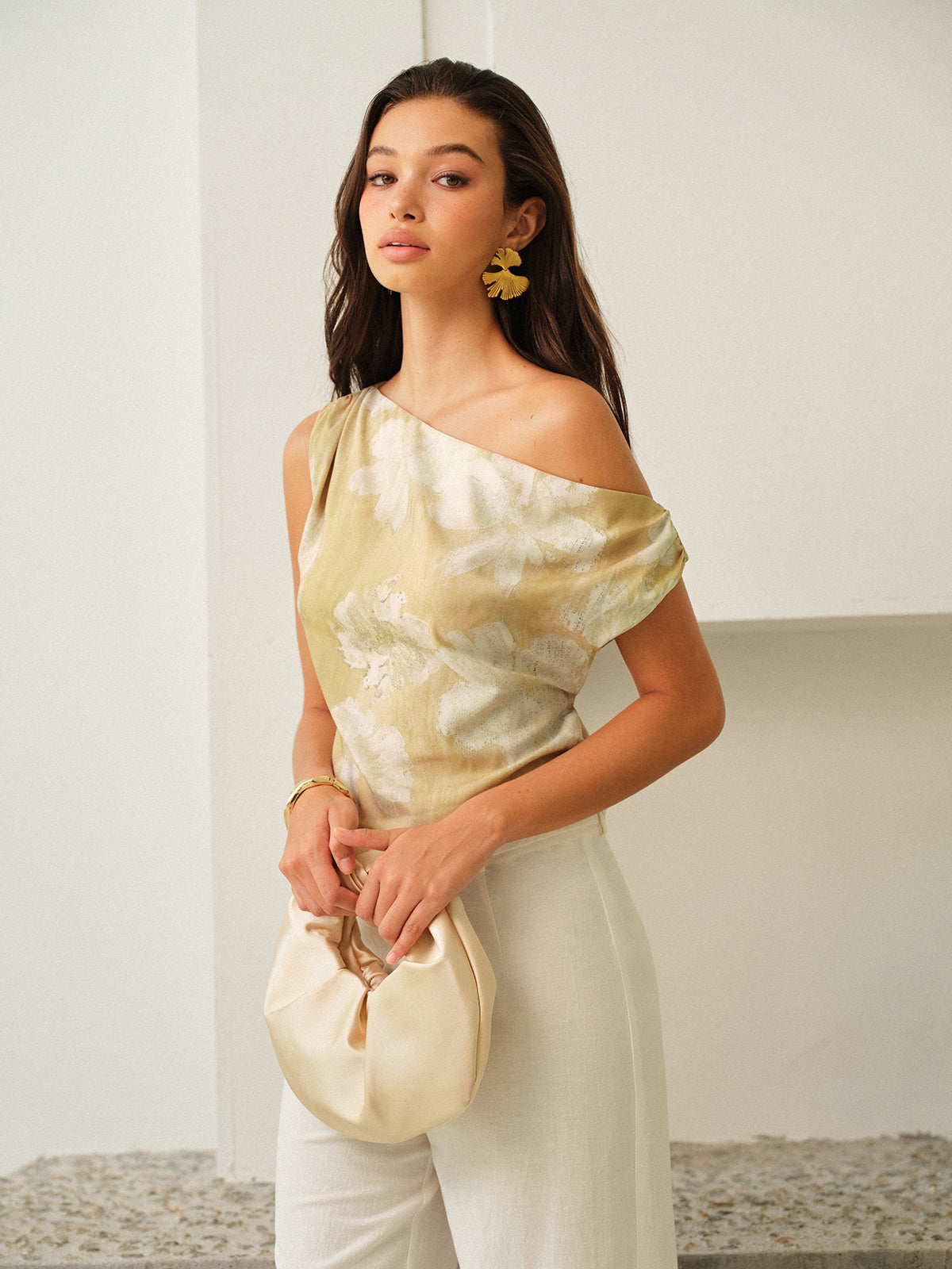 One-Shoulder Floral-Patterned Top with Ruffle Detail