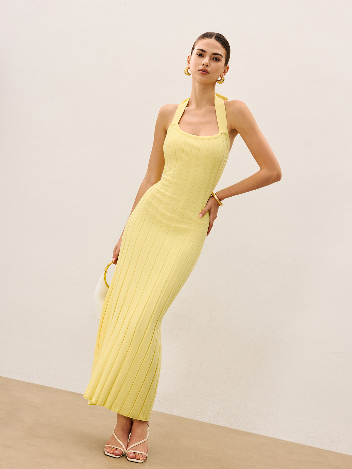 Halter Neck Ribbed Knit Dress Perfect for Summer Evenings