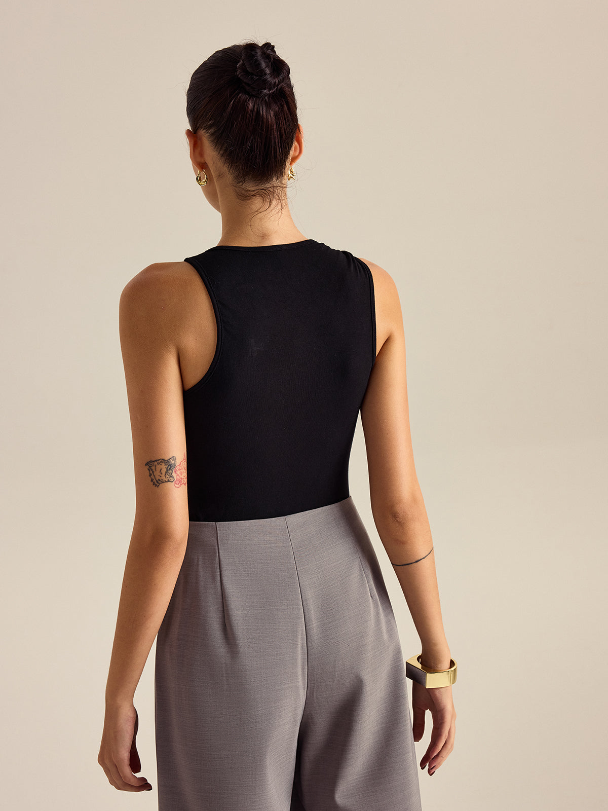 Metal Decor Sleeveless Top with Stylish Chain Accents