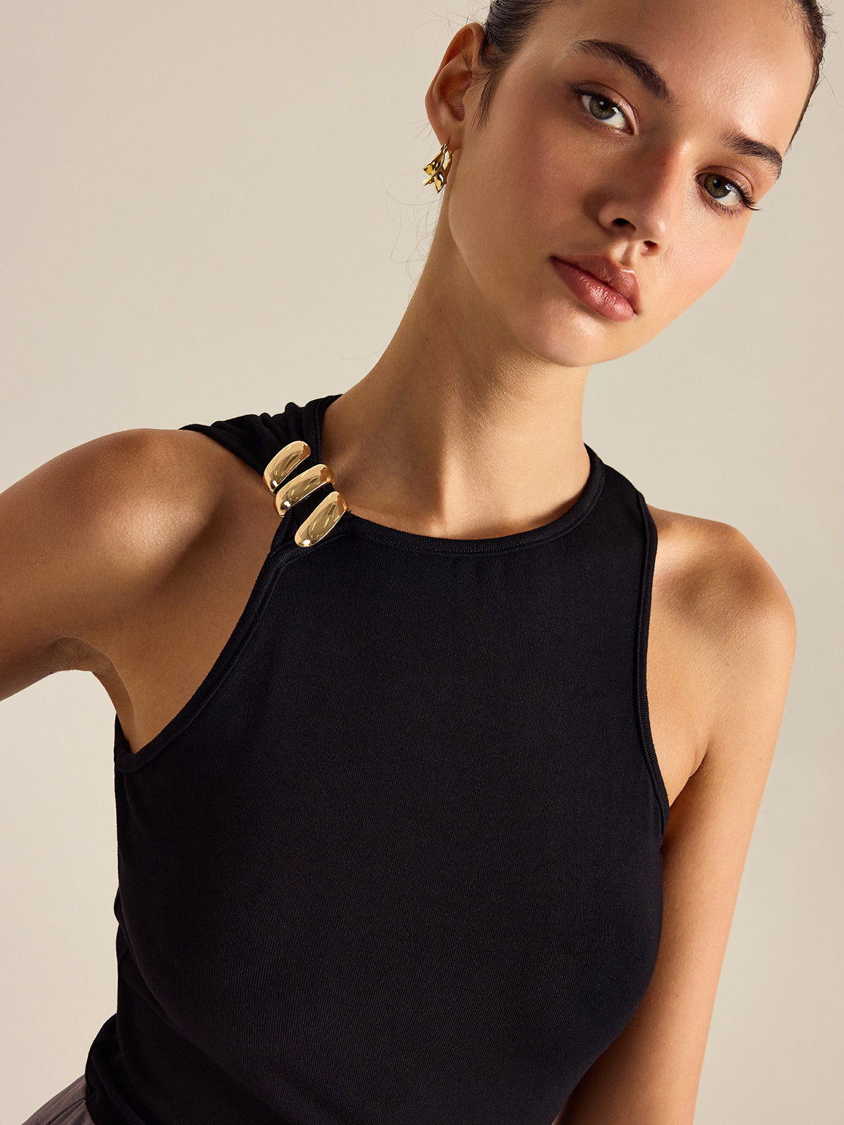 Metal Decor Sleeveless Top with Stylish Chain Accents