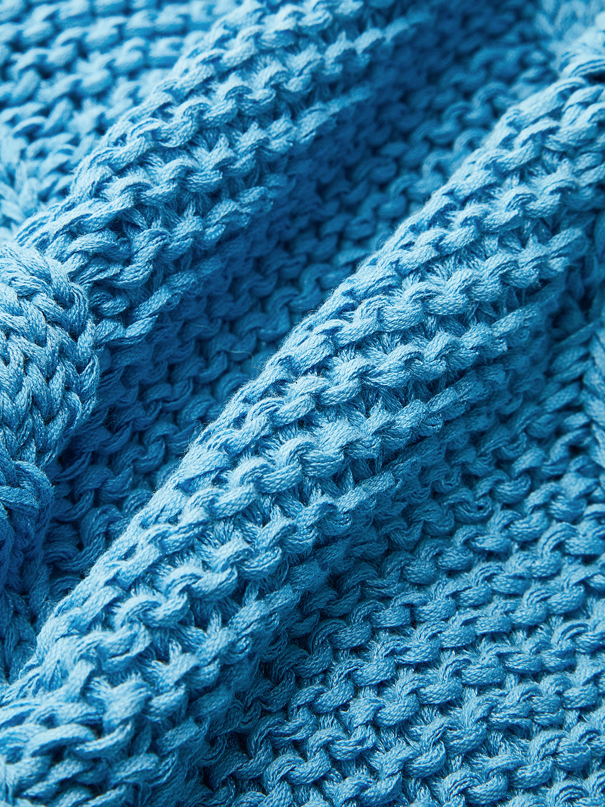 Cable-Knit Sleeveless Buttoned Vest for Layering Essential