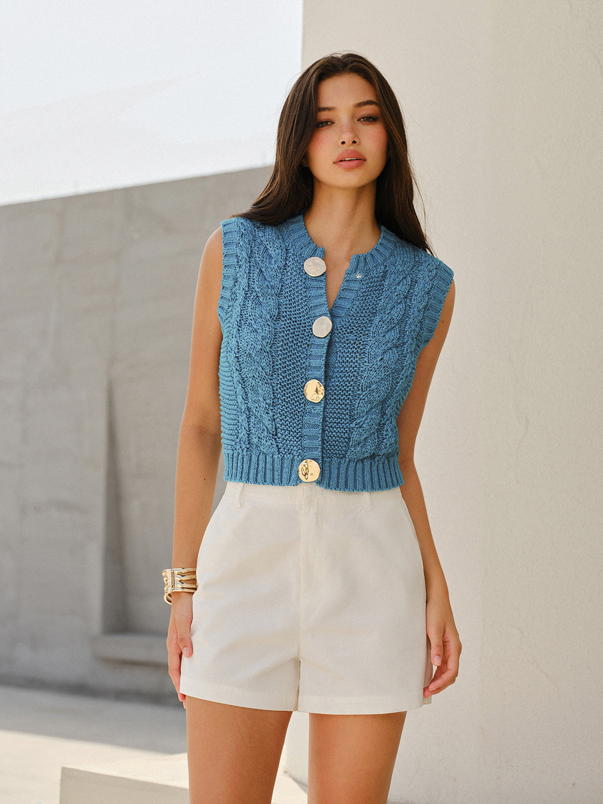 Cable-Knit Sleeveless Buttoned Vest for Layering Essential