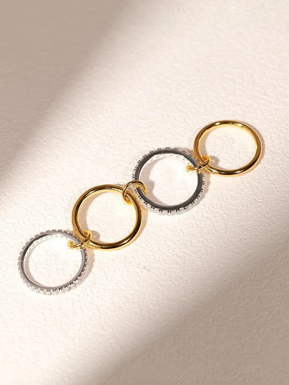Interlocking Full-Set Cubic Zirconia Rings for Elegant Occasions and Gifts