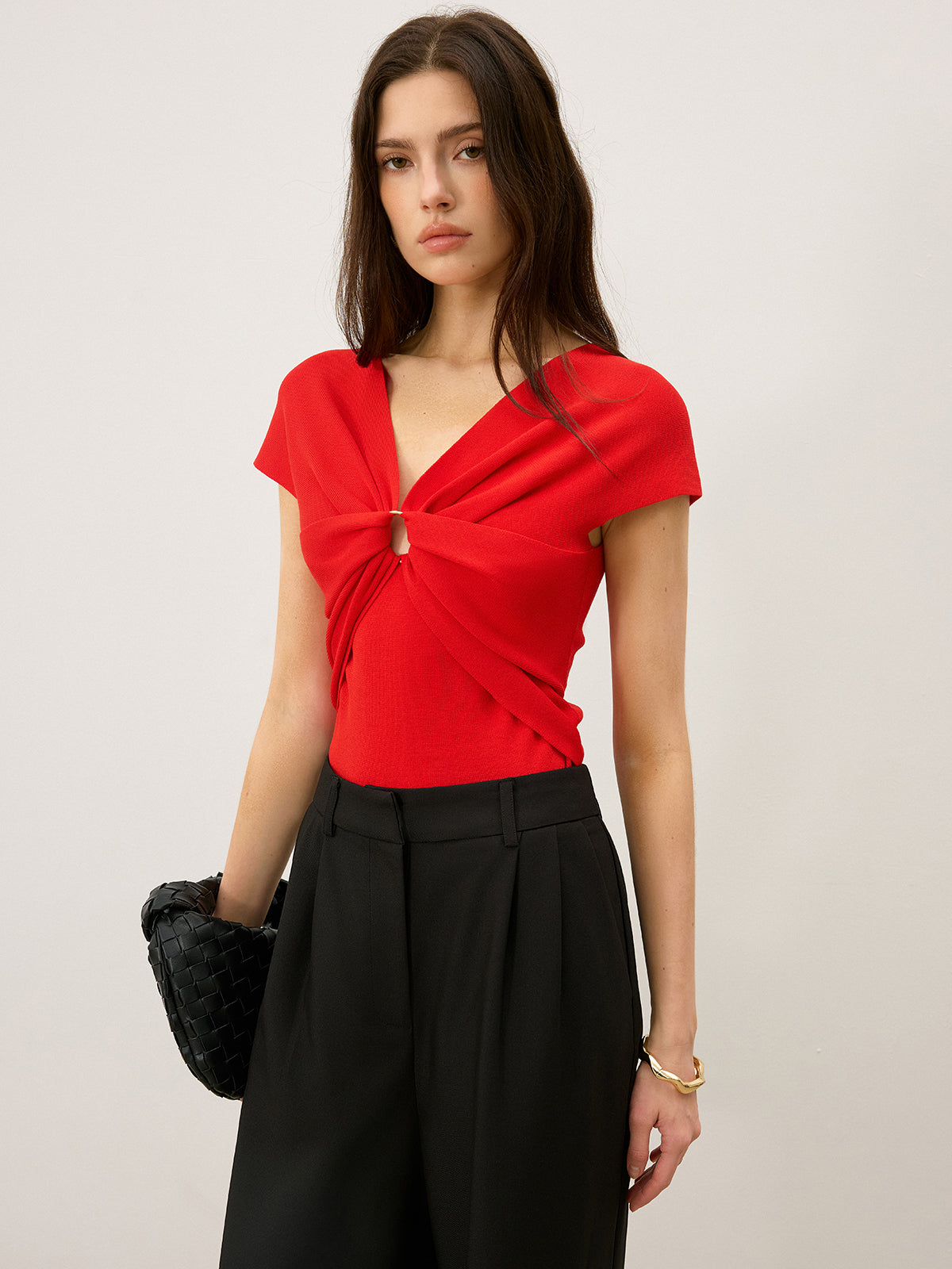 Twist Front Cut-Out V-Neck Knit Top for Women with Long Sleeves