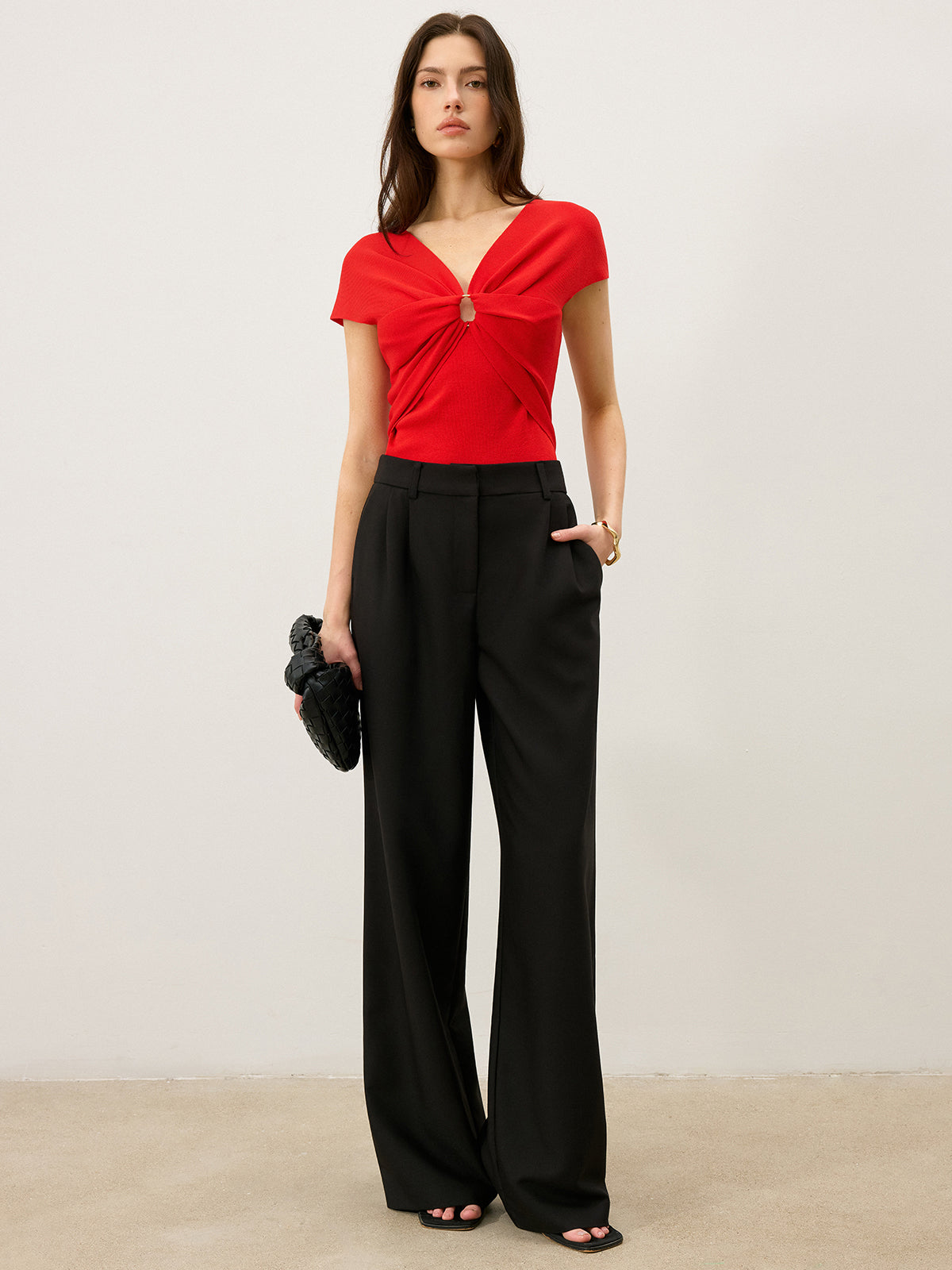Twist Front Cut-Out V-Neck Knit Top for Women with Long Sleeves