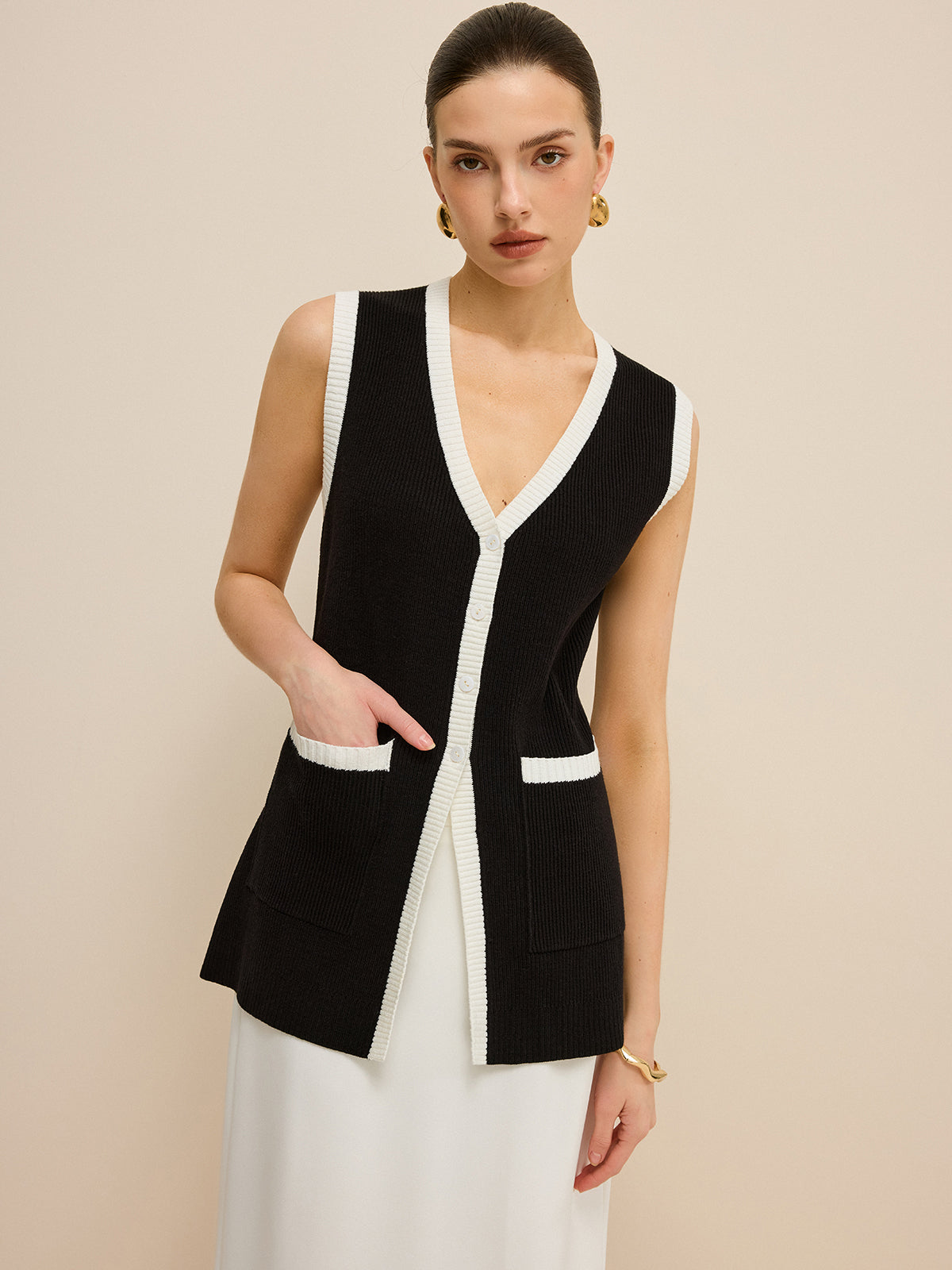 Contrast Trim V-Neck Knit Vest with Button Detail
