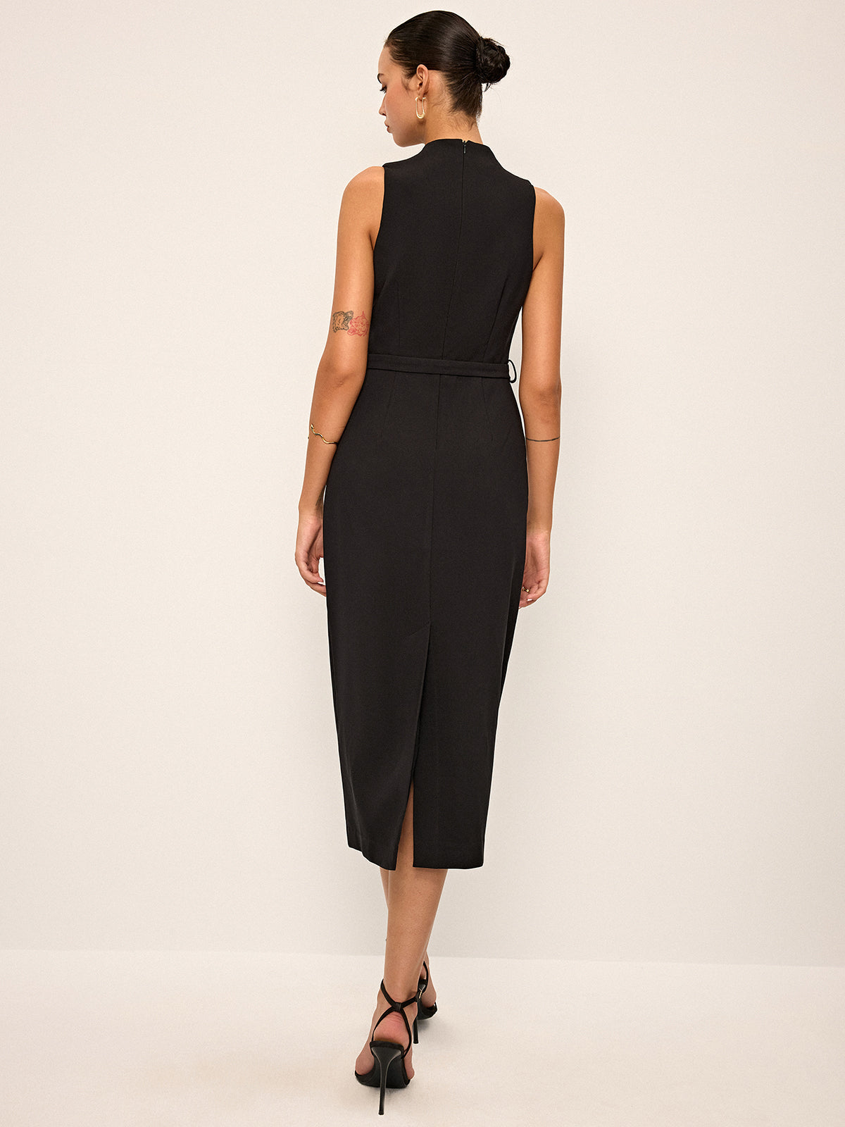 Sleeveless V-Neck Belted Midi Dress for Women Elegant Summer Wear