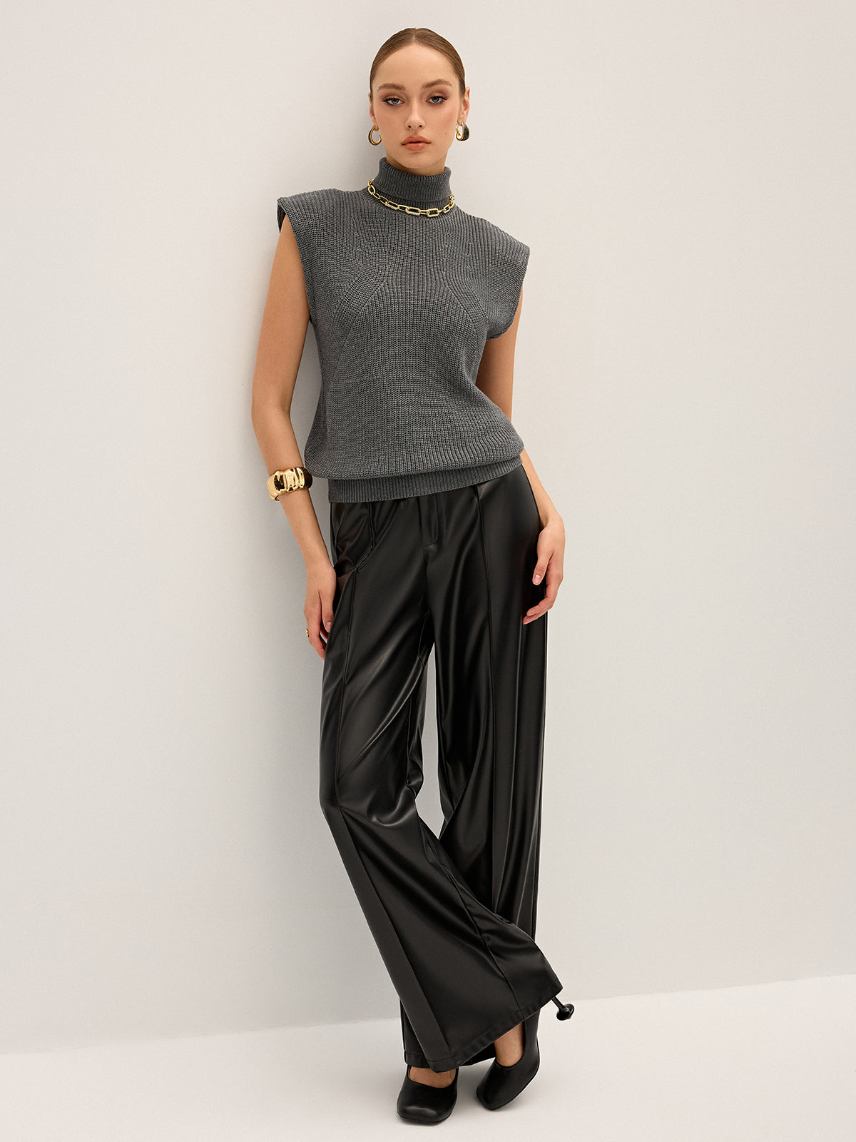 Wool-Blend Turtleneck Sleeveless Sweater Vest for Women, Comfortable Layering Essential