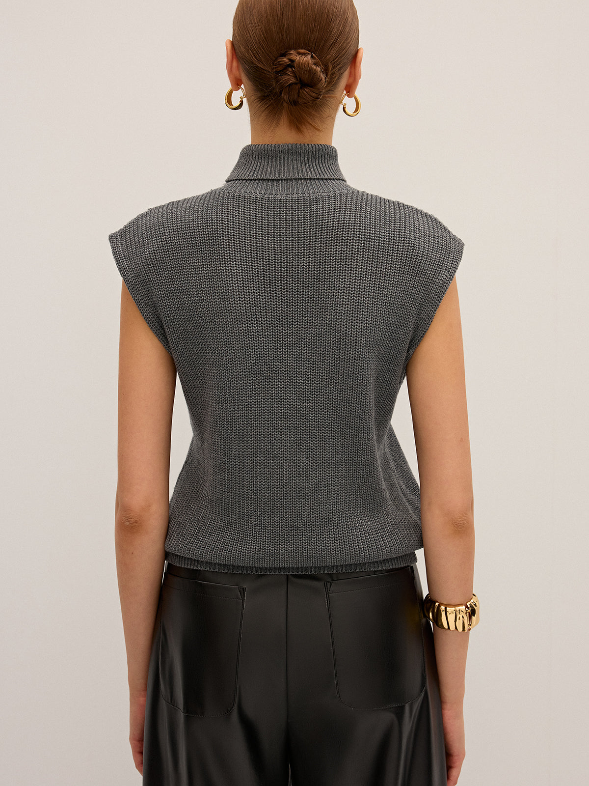 Wool-Blend Turtleneck Sleeveless Sweater Vest for Women, Comfortable Layering Essential
