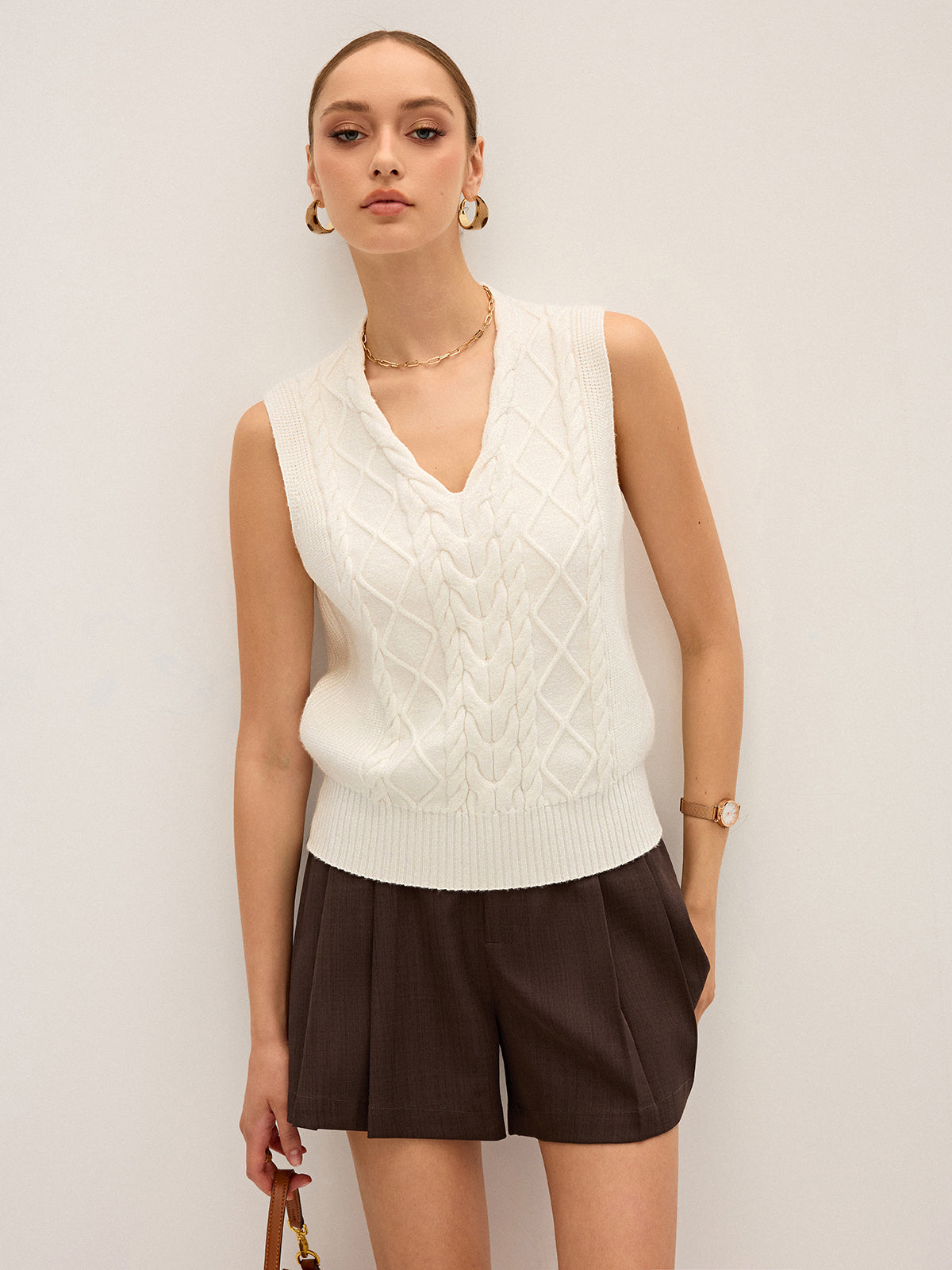 Cable-Knit V-Neck Sweater Vest Trendy Seasonal Layering Options