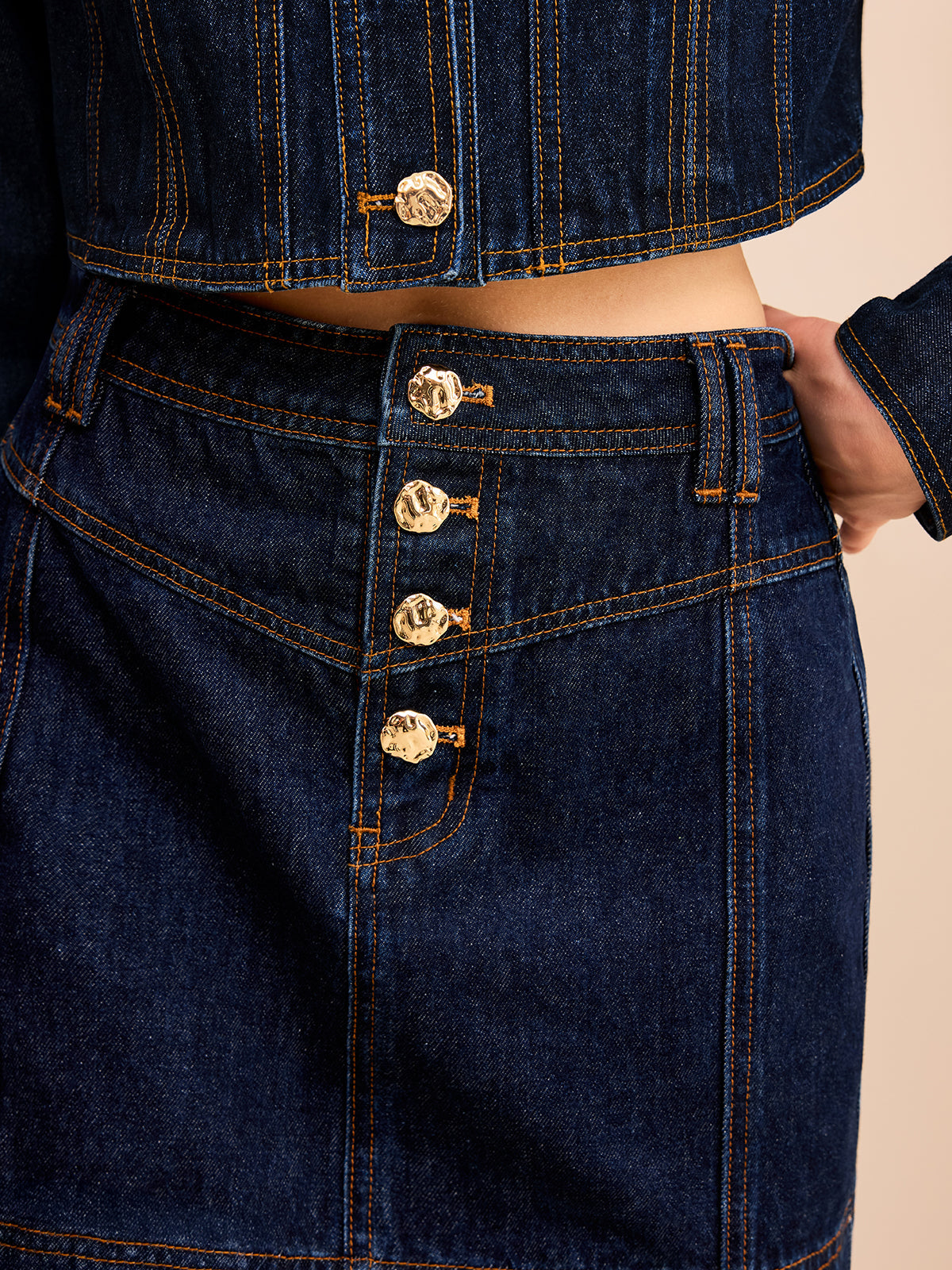 Metal Button Denim Mini Skirt with High Waist and Front Pockets