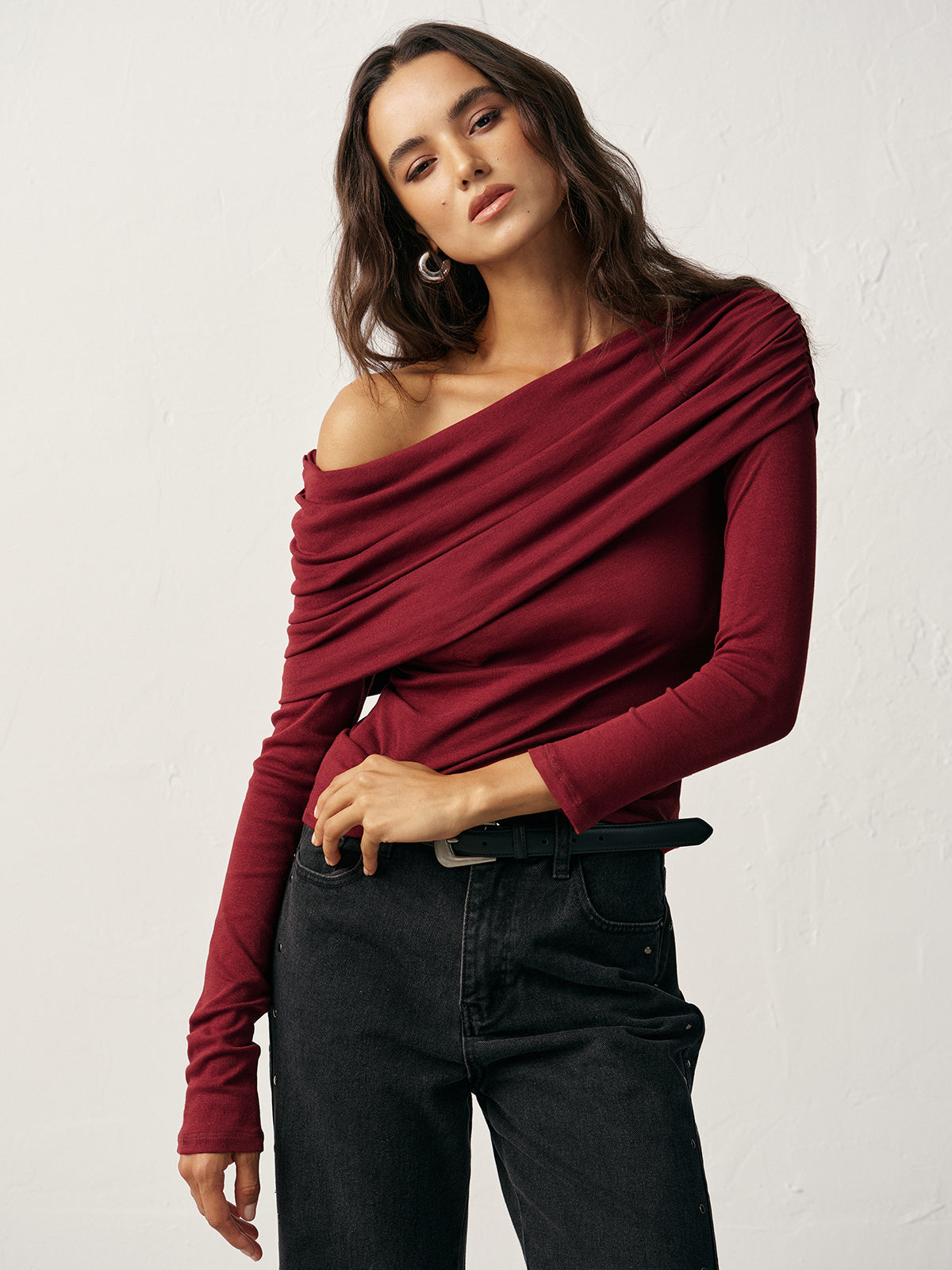 Off-Shoulder Ruched Wool Blend T-Shirt for Elegant Evening Wear