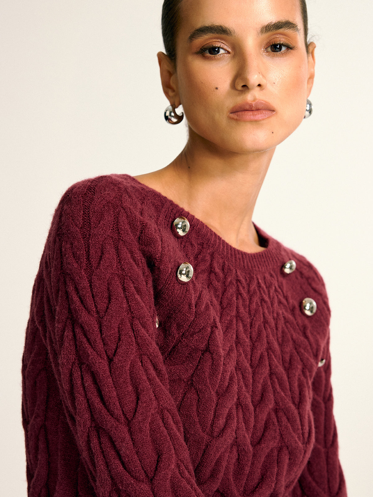 Metal Detail Cable Knit Round Neck Sweater Cozy Winter Fashion Pullover