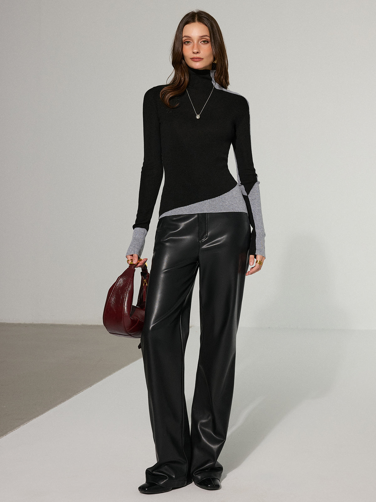Two-Tone Turtleneck Wool Blend Sweater - Comfortable Winter Apparel