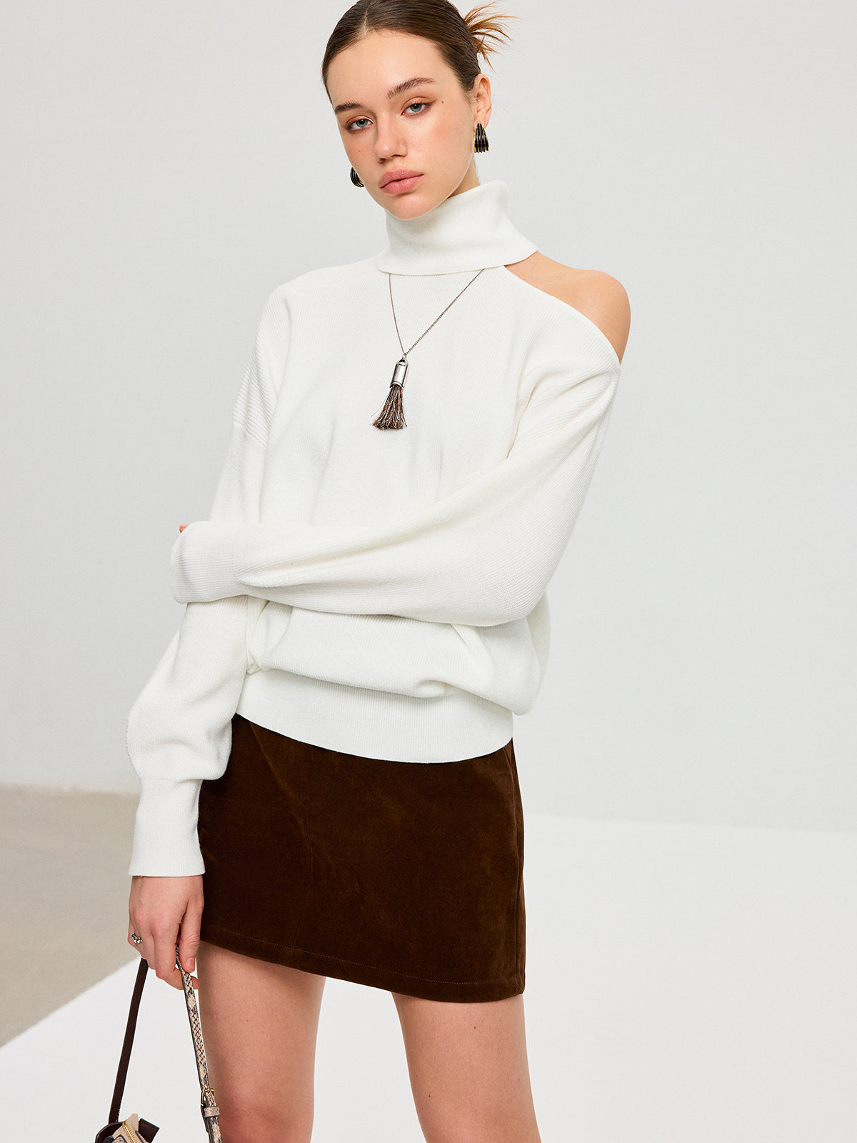 Turtleneck Cold Shoulder Wool Blend Sweater for Women Winter Fashion