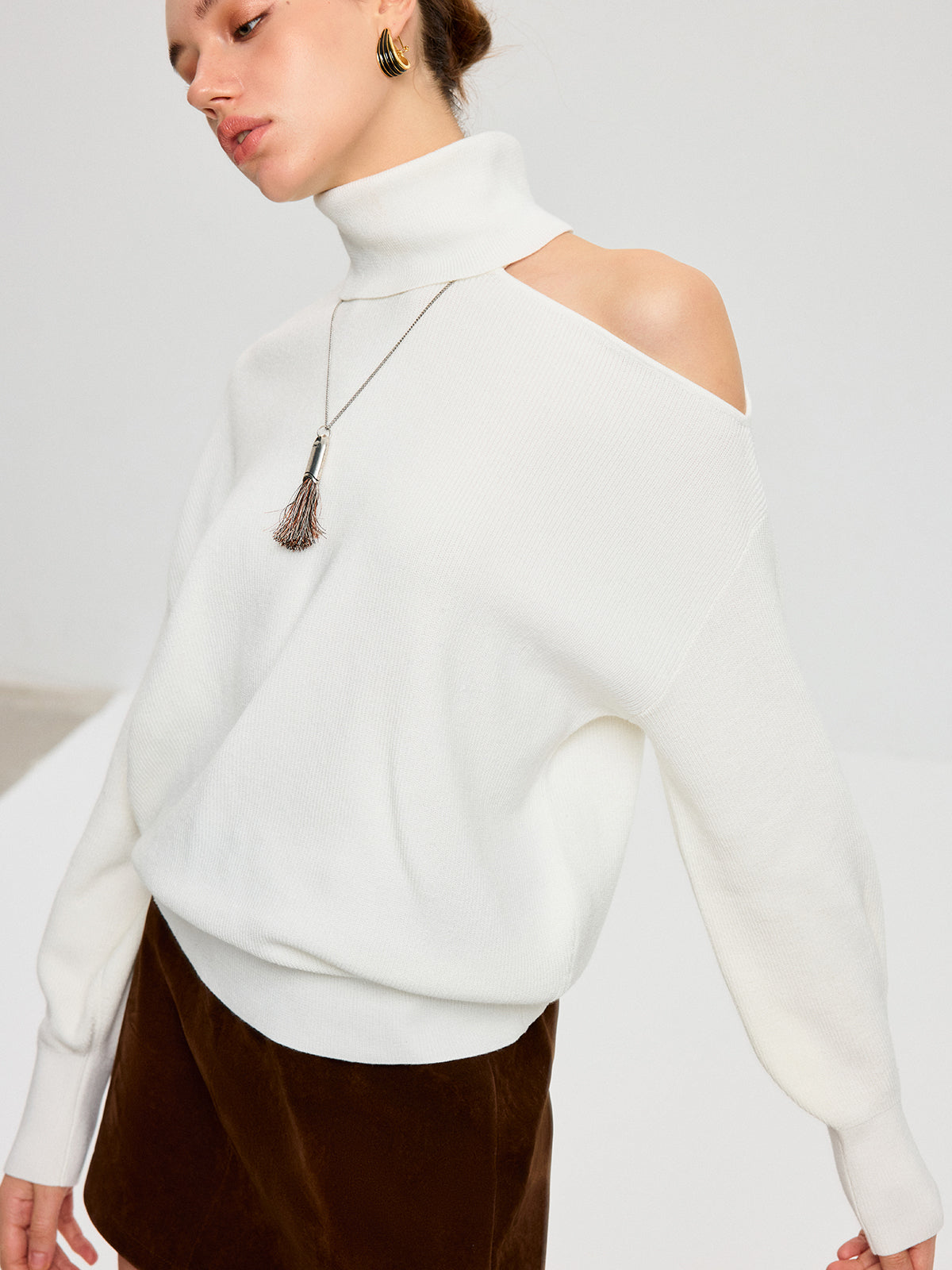 Turtleneck Cold Shoulder Wool Blend Sweater for Women Winter Fashion