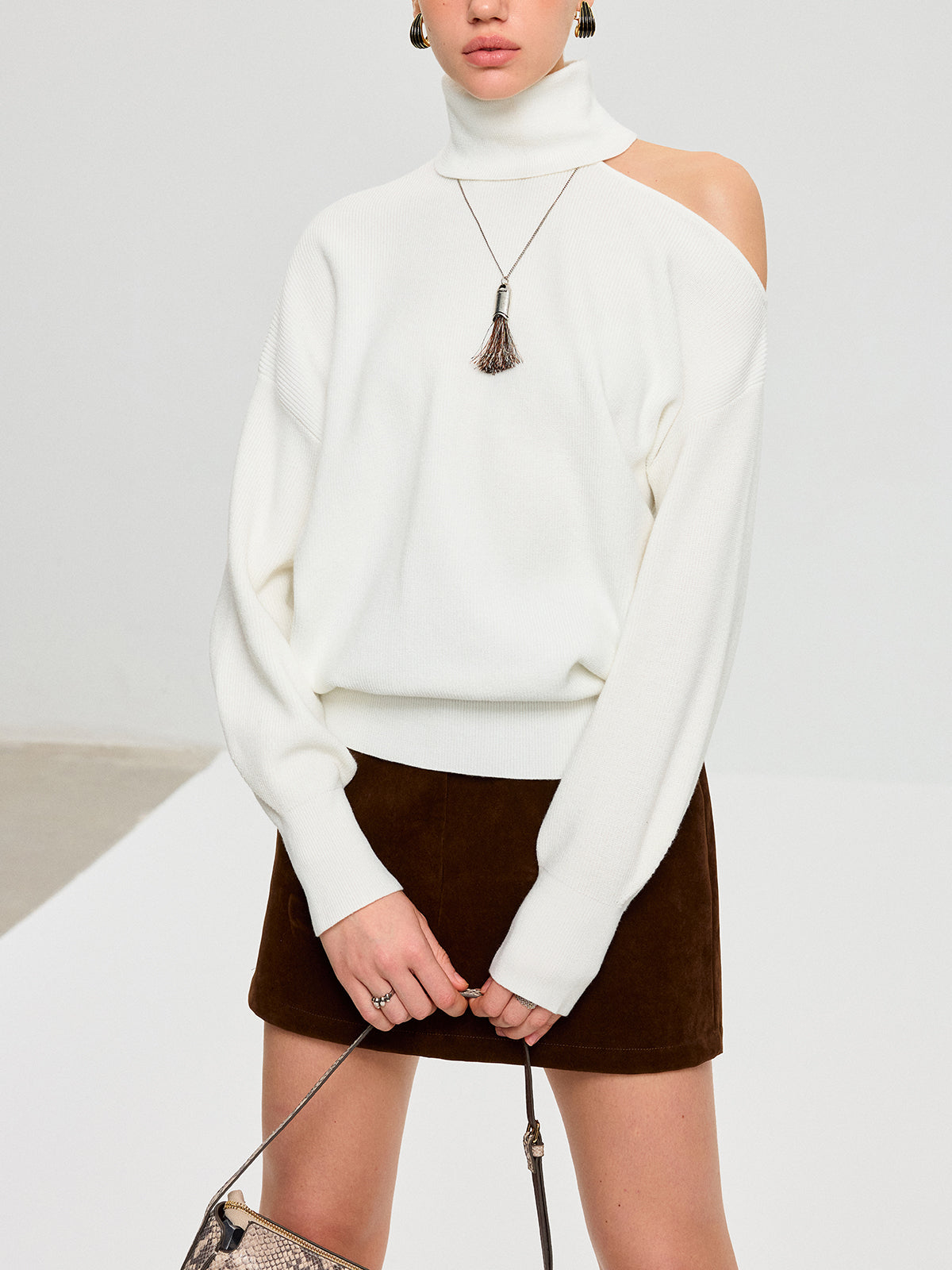 Turtleneck Cold Shoulder Wool Blend Sweater for Women Winter Fashion