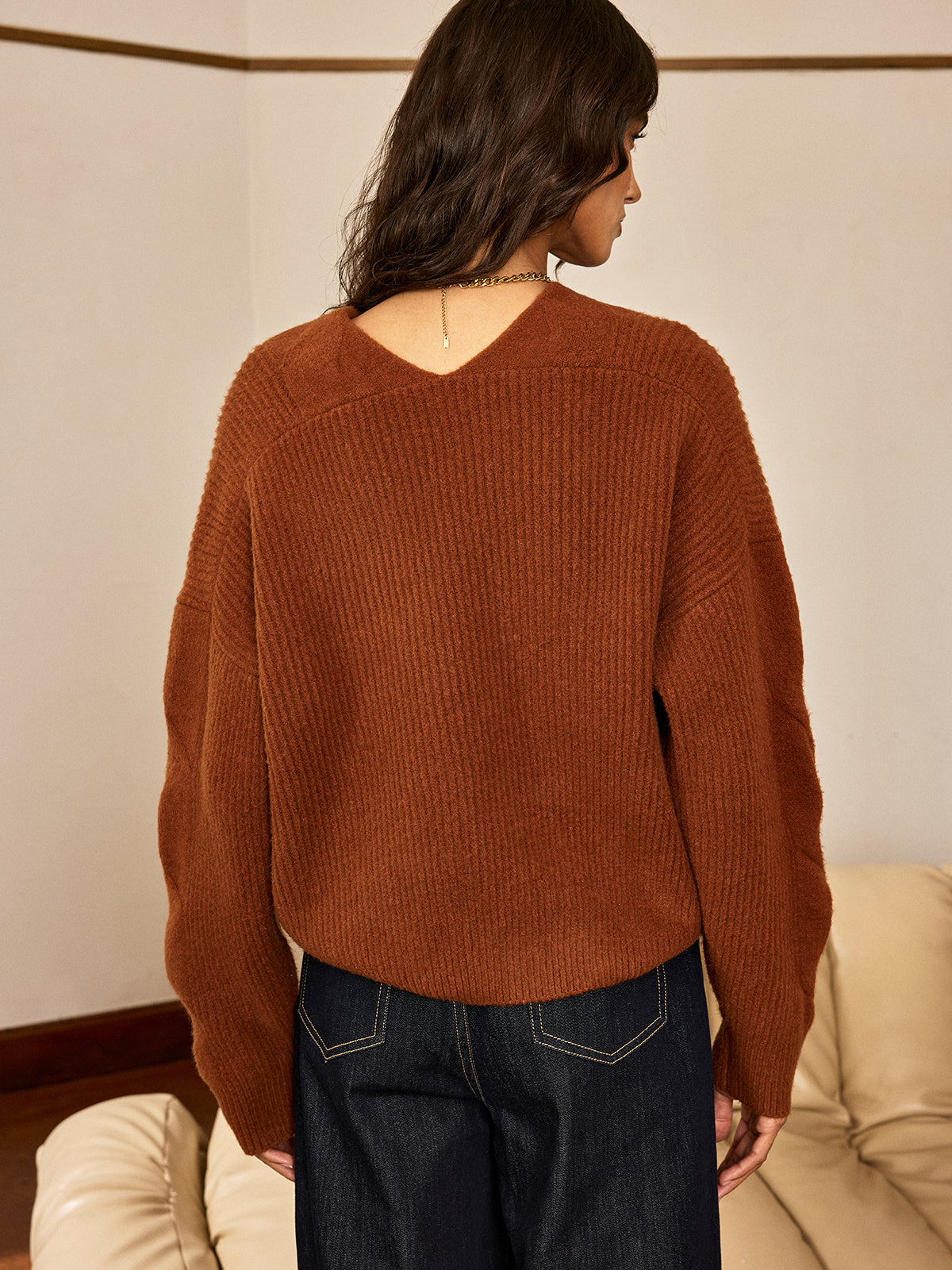 Wool Blend Textured Knit V-Neck Sweater for All Seasons Comfort