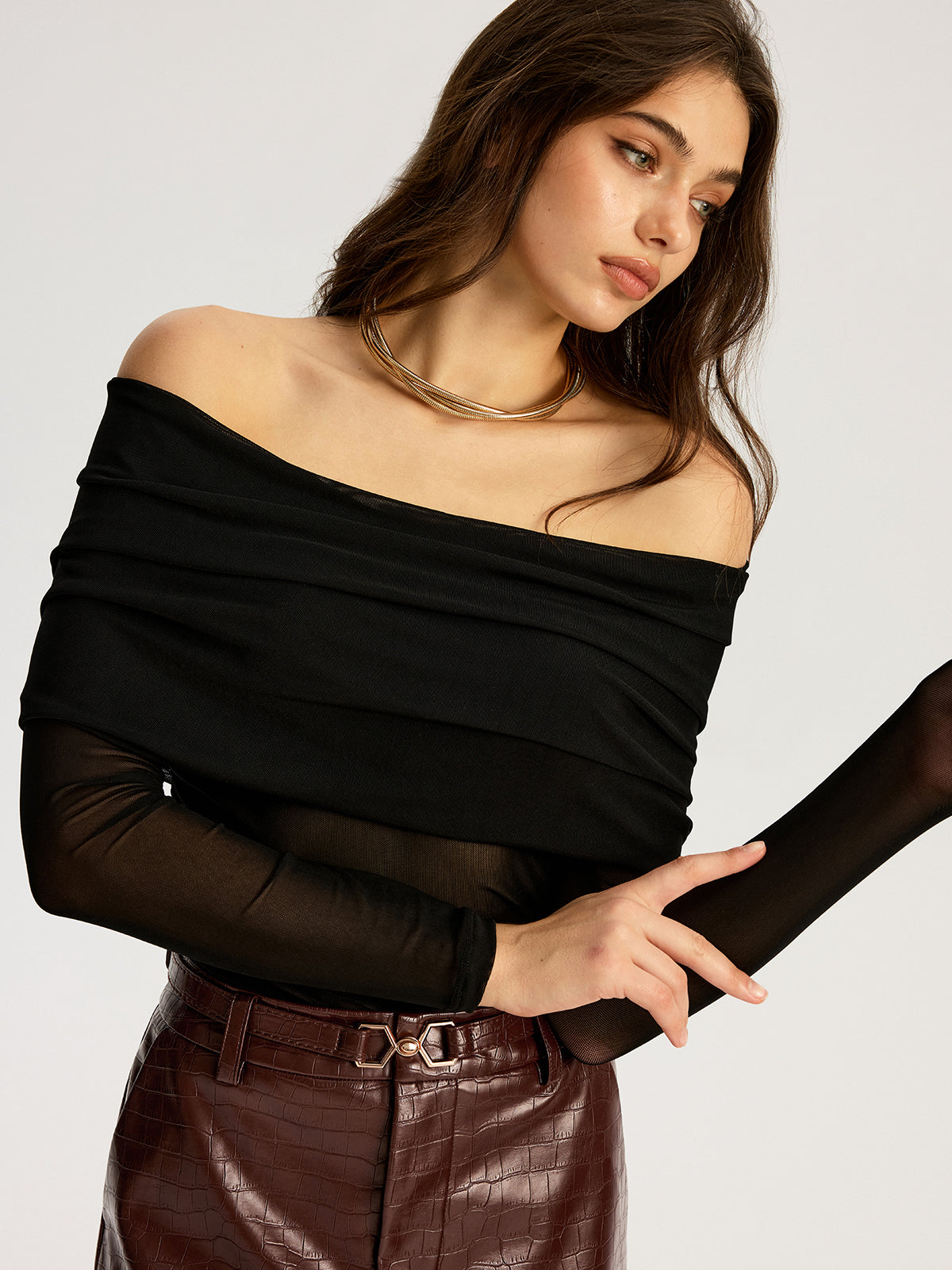 Bra-Free Off-Shoulder Long Sleeve T-Shirt for Casual Wear