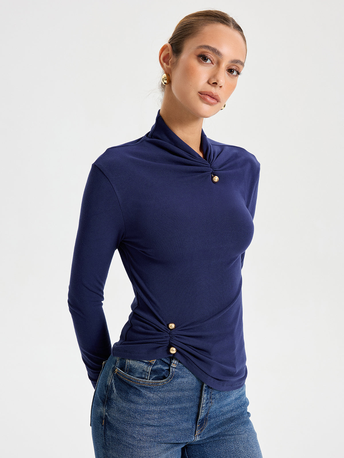 Slim Fit Soft Touch Long Sleeve T-shirt with Metal Pin, Essential Casual Wear for Men