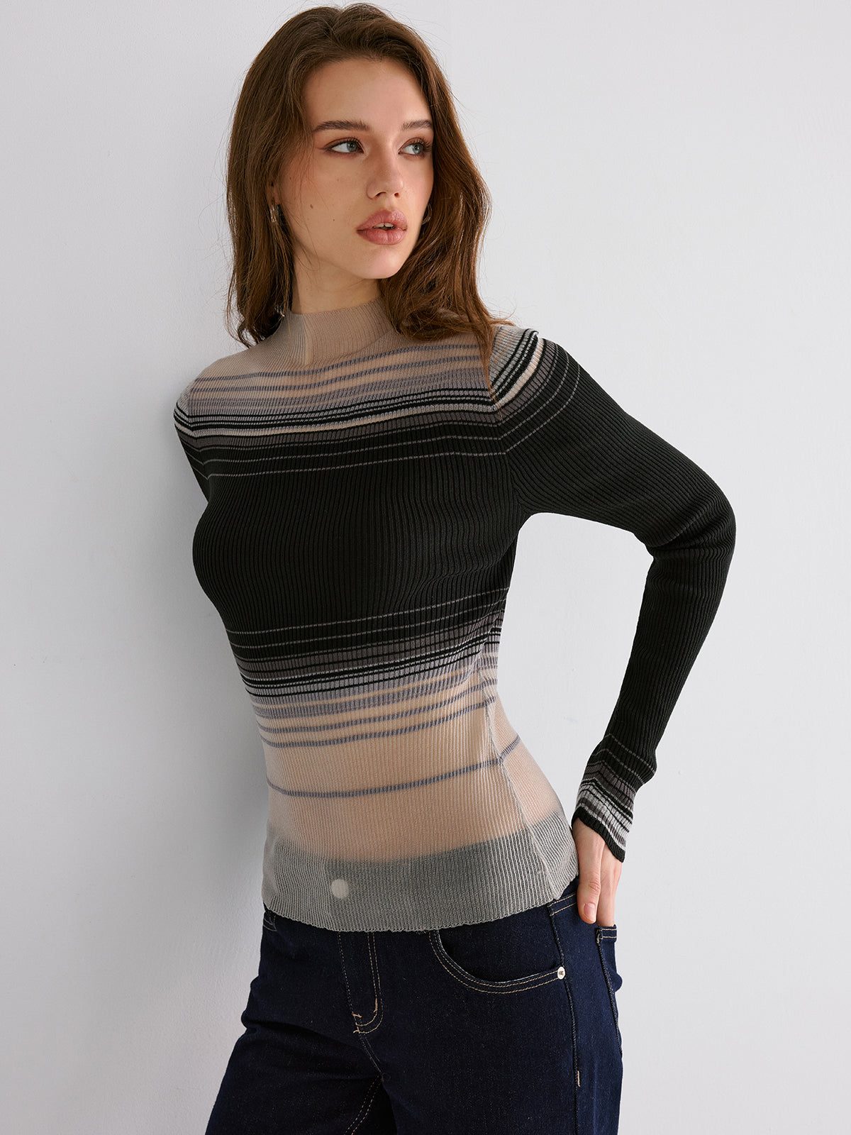 Gradient Mesh Knit Top with Long Sleeves and Breathable Fabric