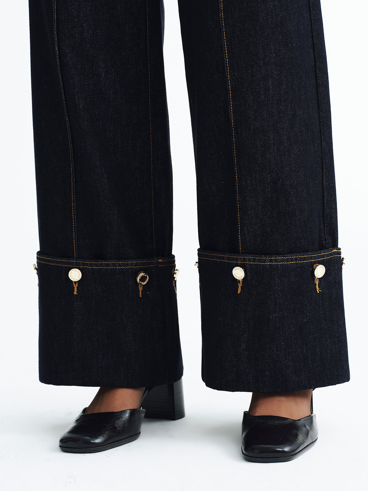 Mid-Waist Denim Cuffed Jeans with Stretch for Women