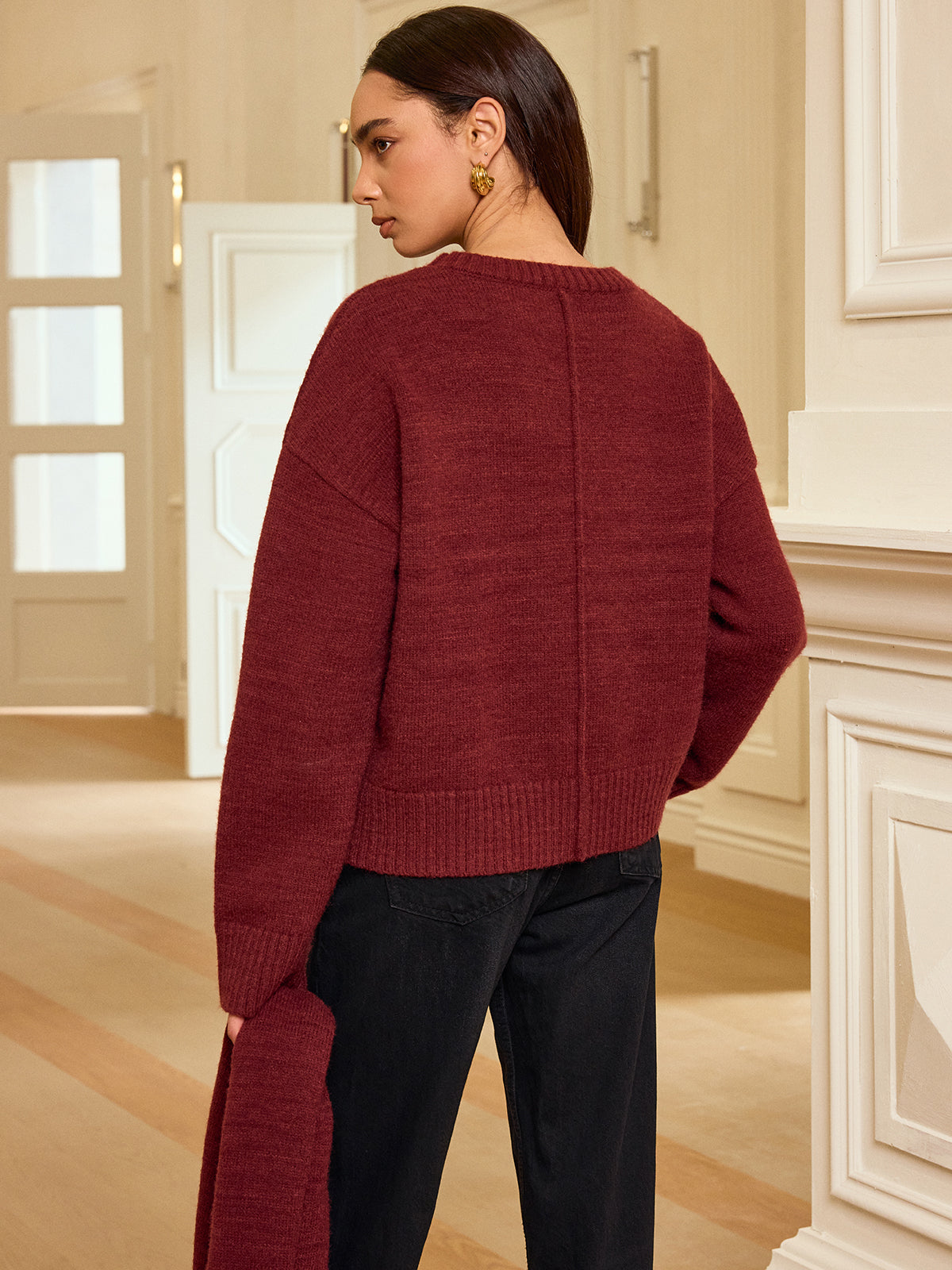 Oversized Knit Sweater with Scarf for Cozy Winter Layering