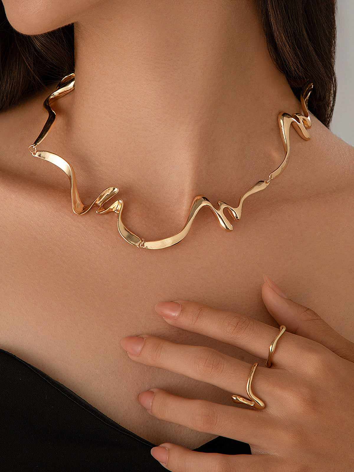 Geometric Wave Statement Choker Necklace, Elegant Modern Metallic Design Accessory
