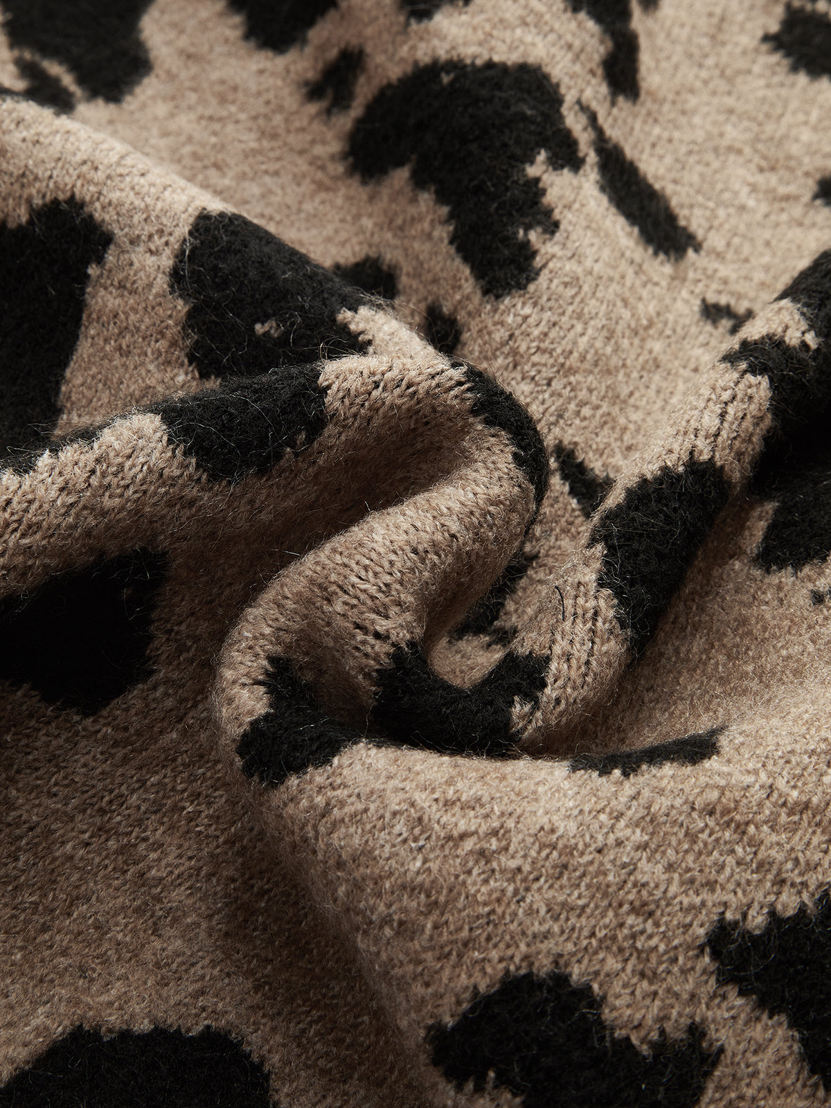 Bow Detail Leopard Print Knit Sweater with Cozy Crew Neck Design