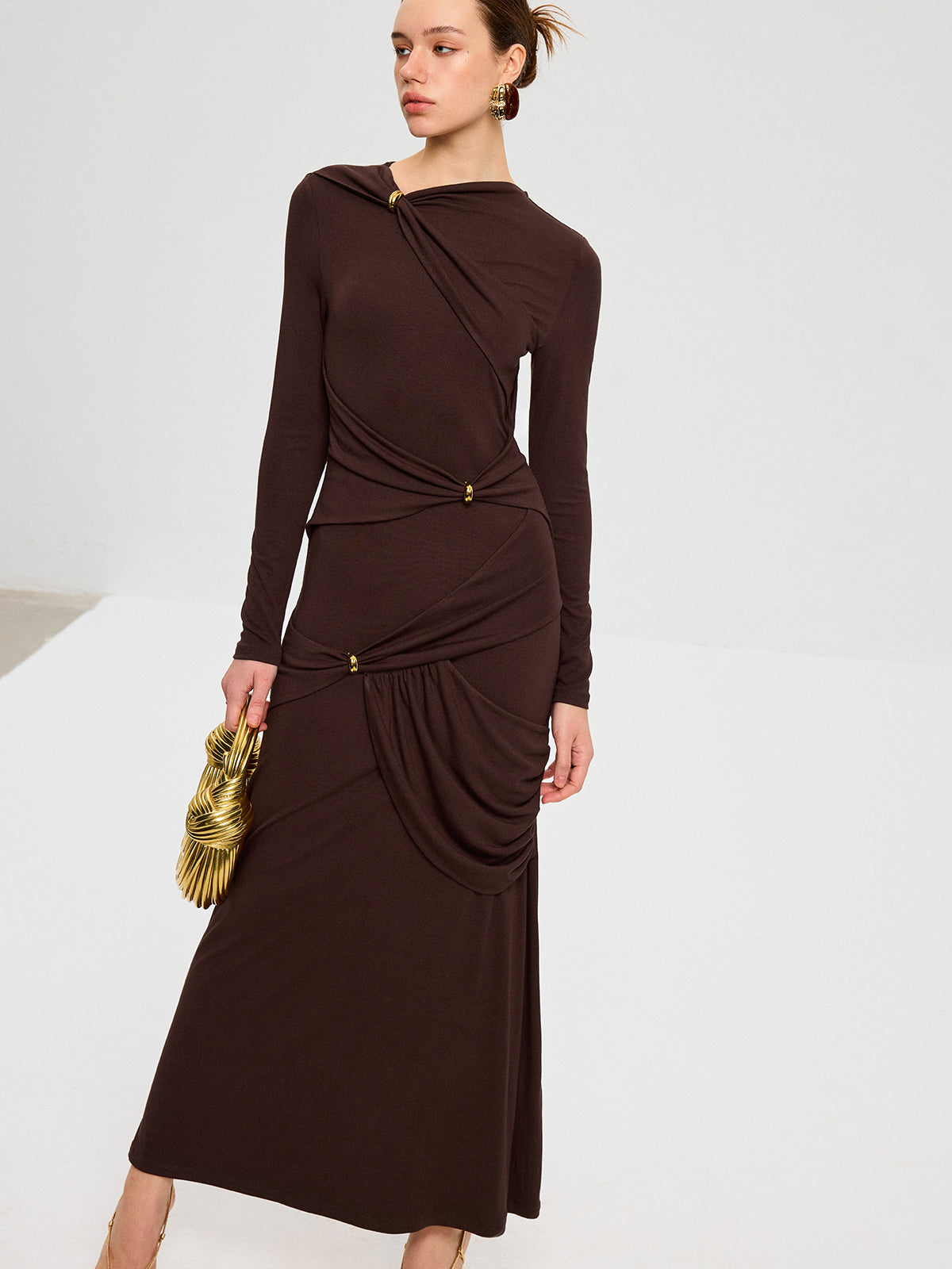 Metal Detail Long Sleeve Draped Maxi Dress for Elegant Evening Wear
