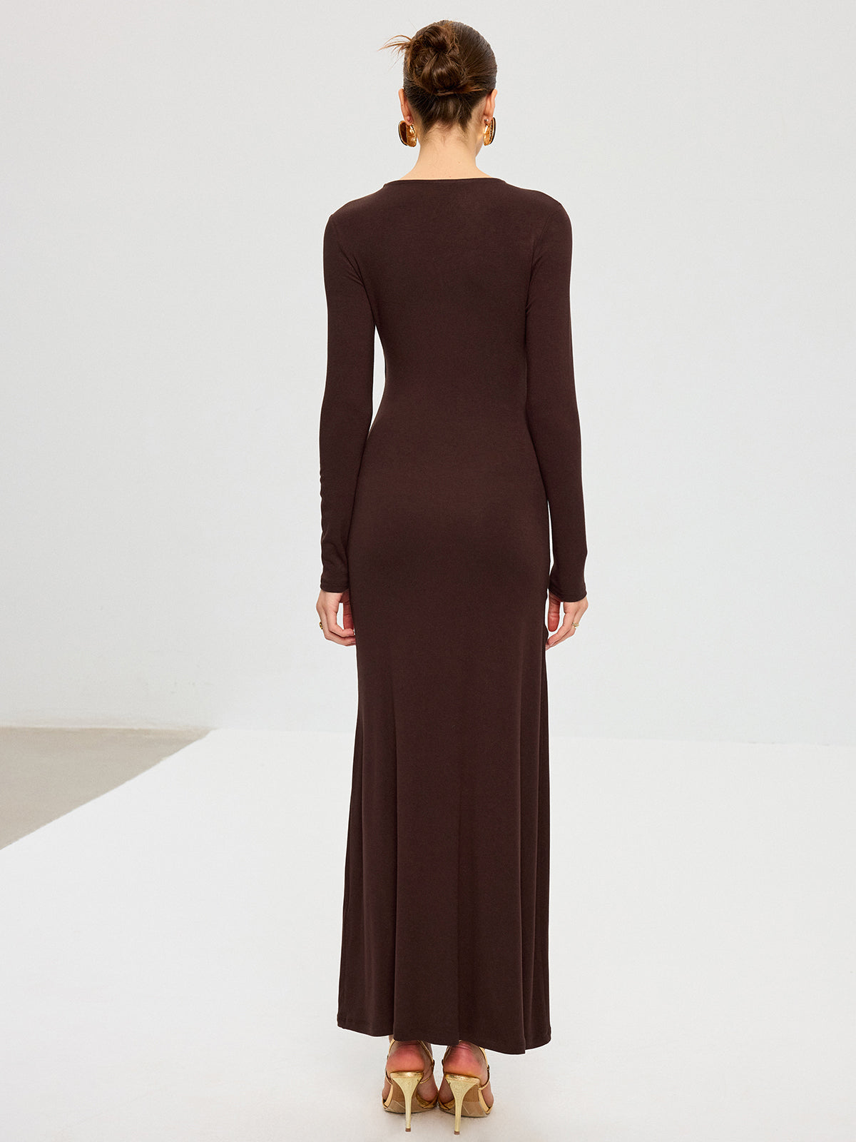 Metal Detail Long Sleeve Draped Maxi Dress for Elegant Evening Wear
