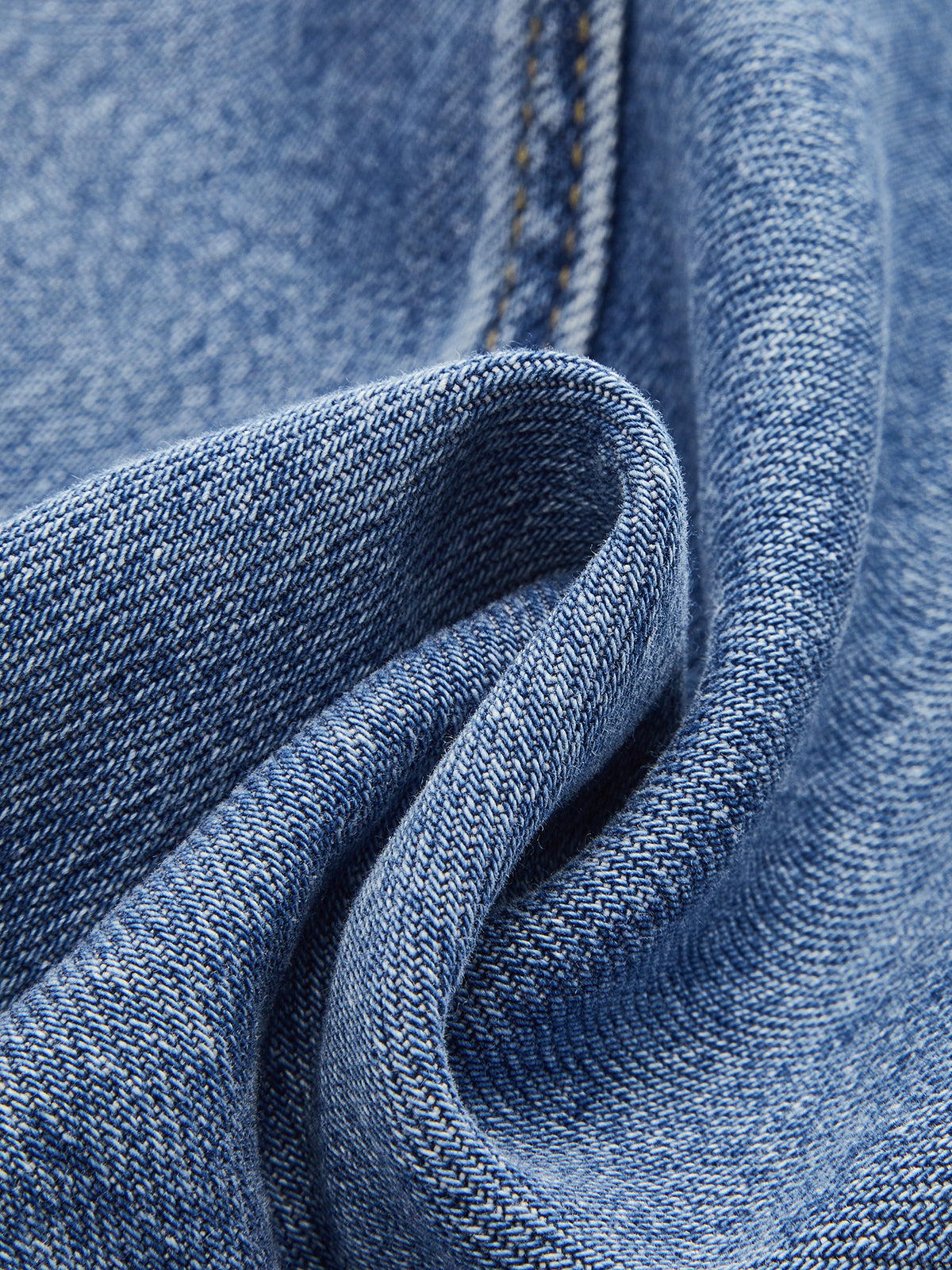 Denim Curved-Leg Jeans for Everyday Comfort and Style