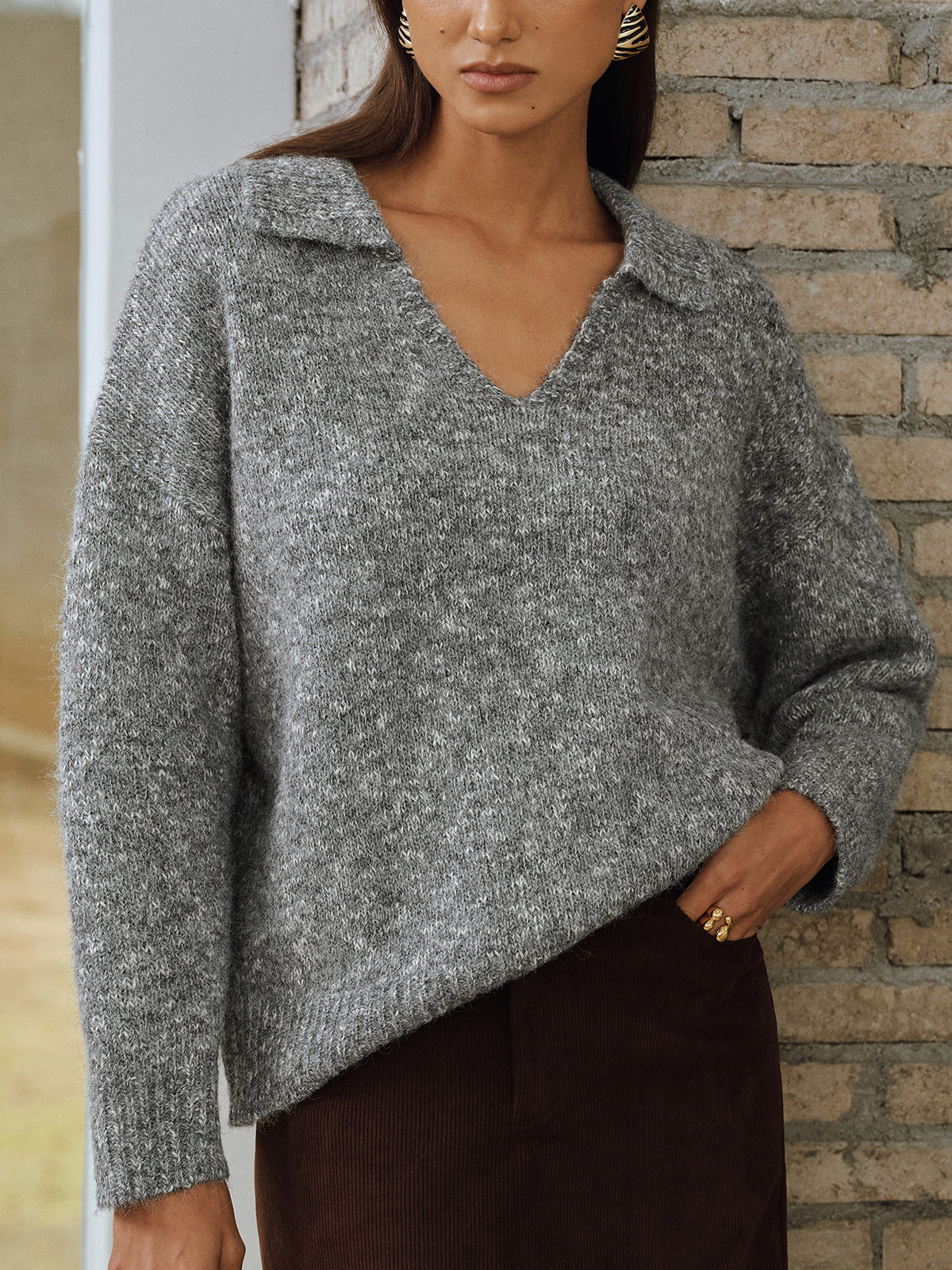 Wool Blend Collared V-Neck Sweater for Casual Wear