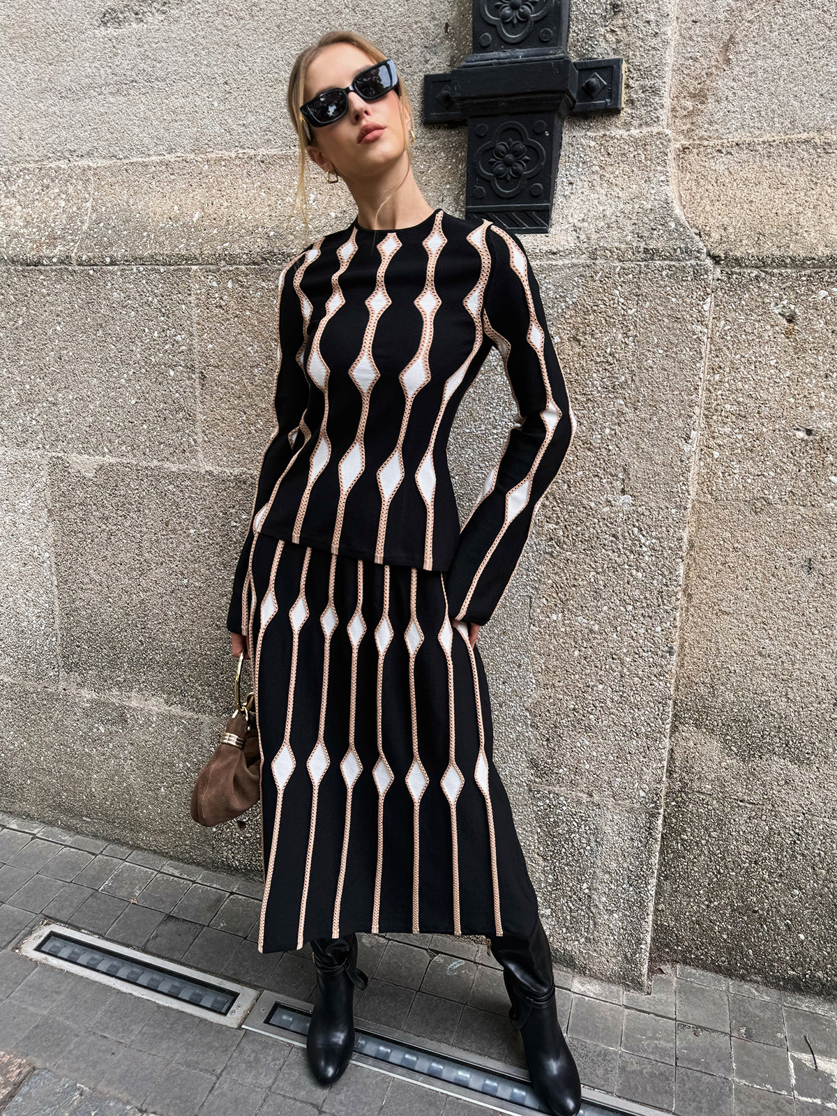Geometric Pattern Knitted Top for Women with Long Sleeves