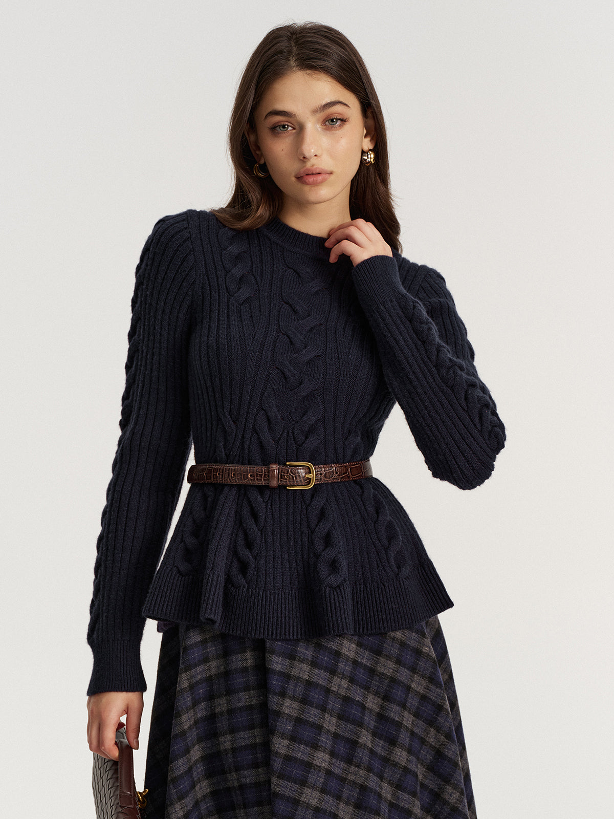 Cashmere-Blend Cable-Knit Sweater for Winter Warmth Without Belt