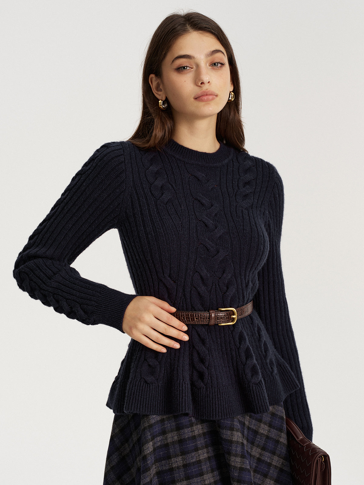 Cashmere-Blend Cable-Knit Sweater for Winter Warmth Without Belt