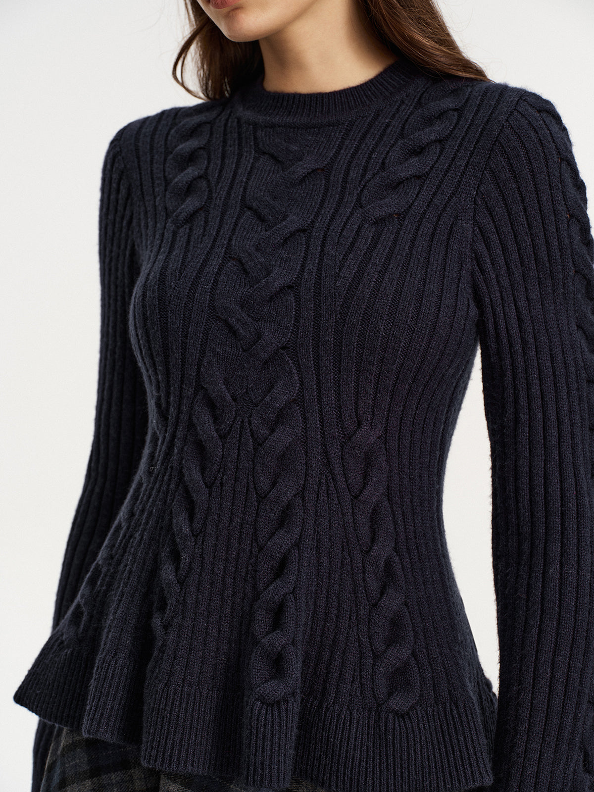 Cashmere-Blend Cable-Knit Sweater for Winter Warmth Without Belt