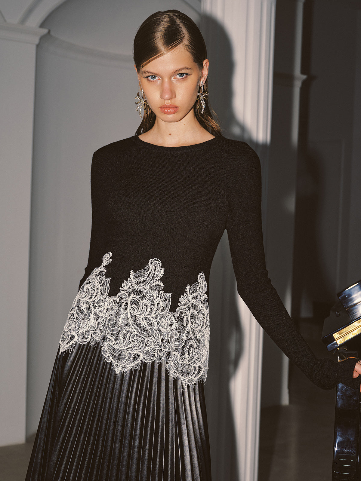 Contrast Lace Hem Knit Top Women's Casual Wear