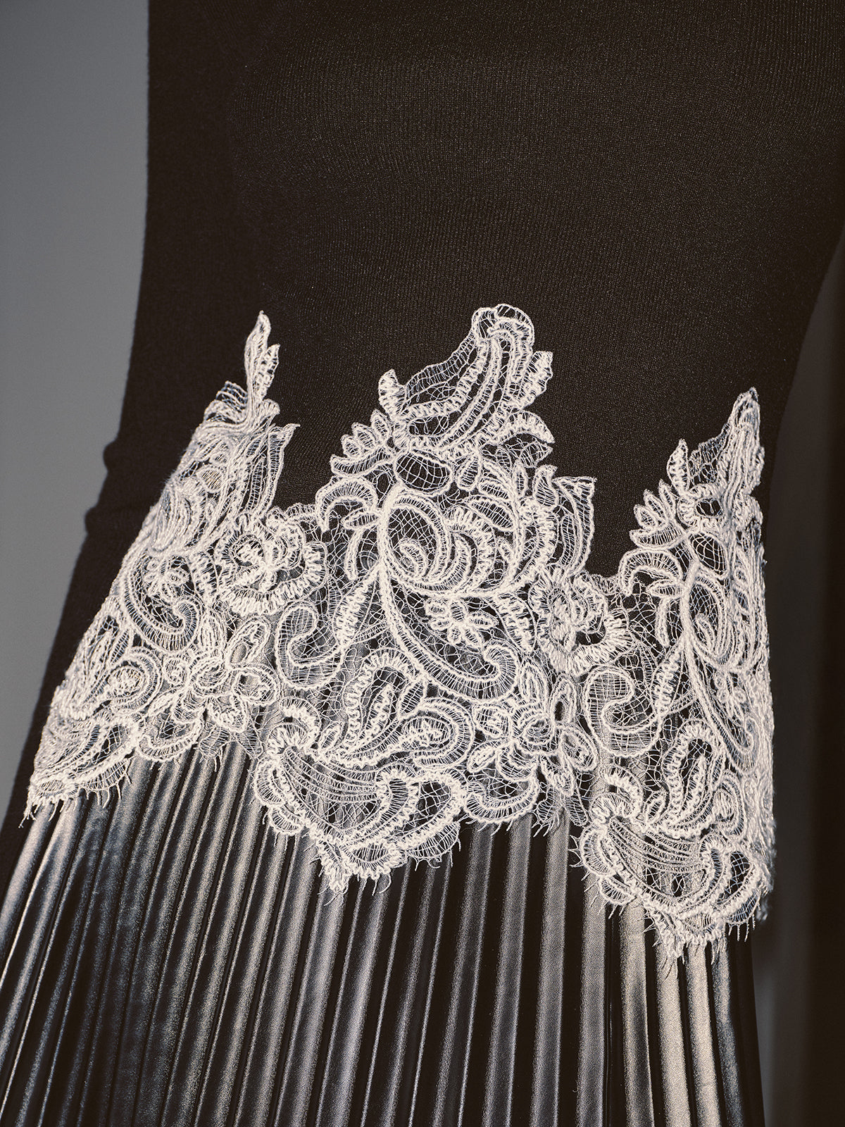 Contrast Lace Hem Knit Top Women's Casual Wear
