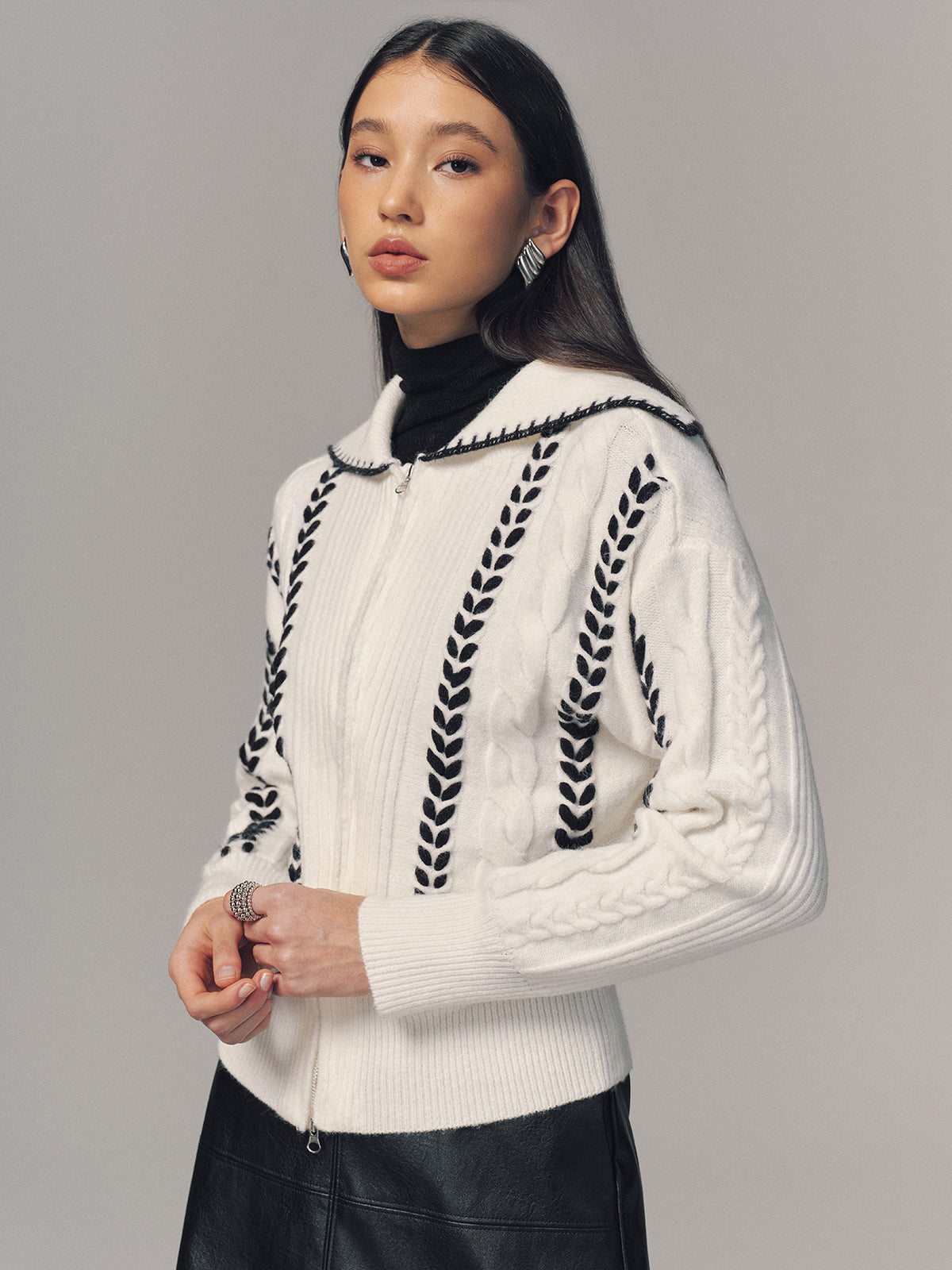 Contrast Trim Cable Knit Zip-Up Cardigan with Pockets and Hood