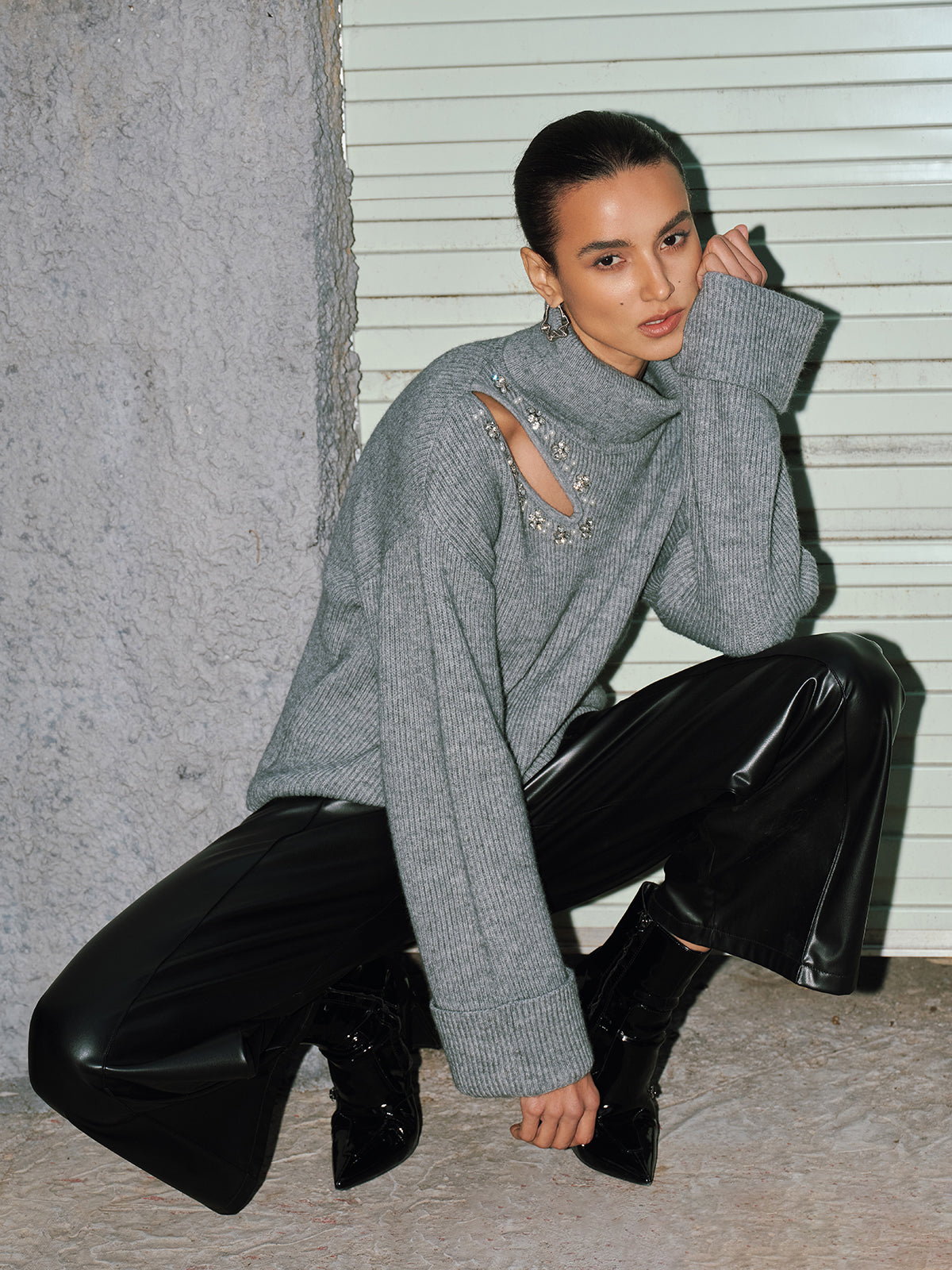 Crystal-Embellished Cut-Out Turtleneck Sweater for Elegant Evenings