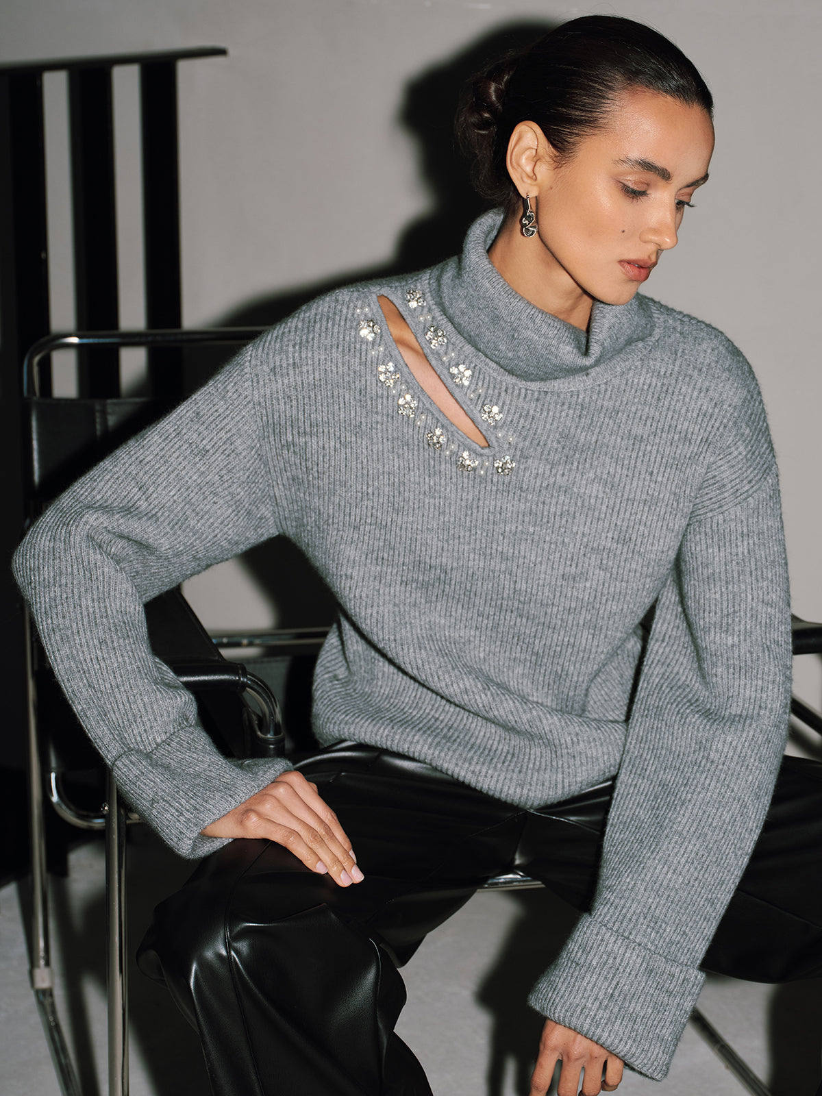 Crystal-Embellished Cut-Out Turtleneck Sweater for Elegant Evenings