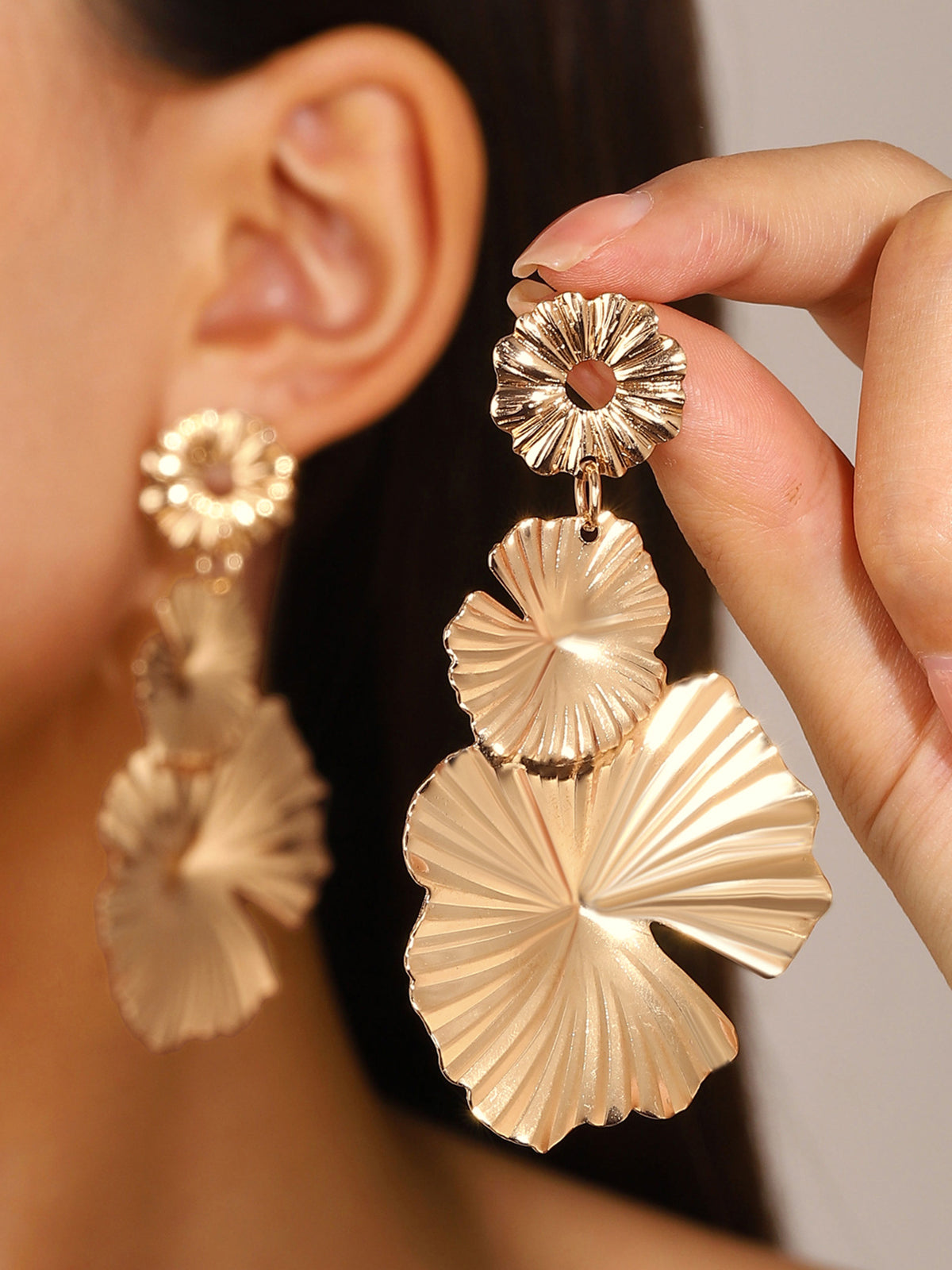 Petal-Inspired Layered Earrings: Delicate Floral Fashion Statement