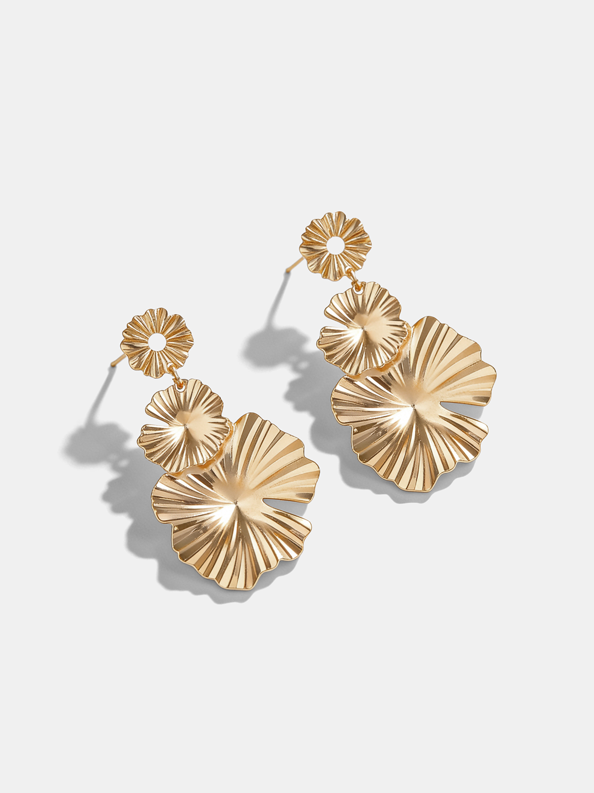 Petal-Inspired Layered Earrings: Delicate Floral Fashion Statement