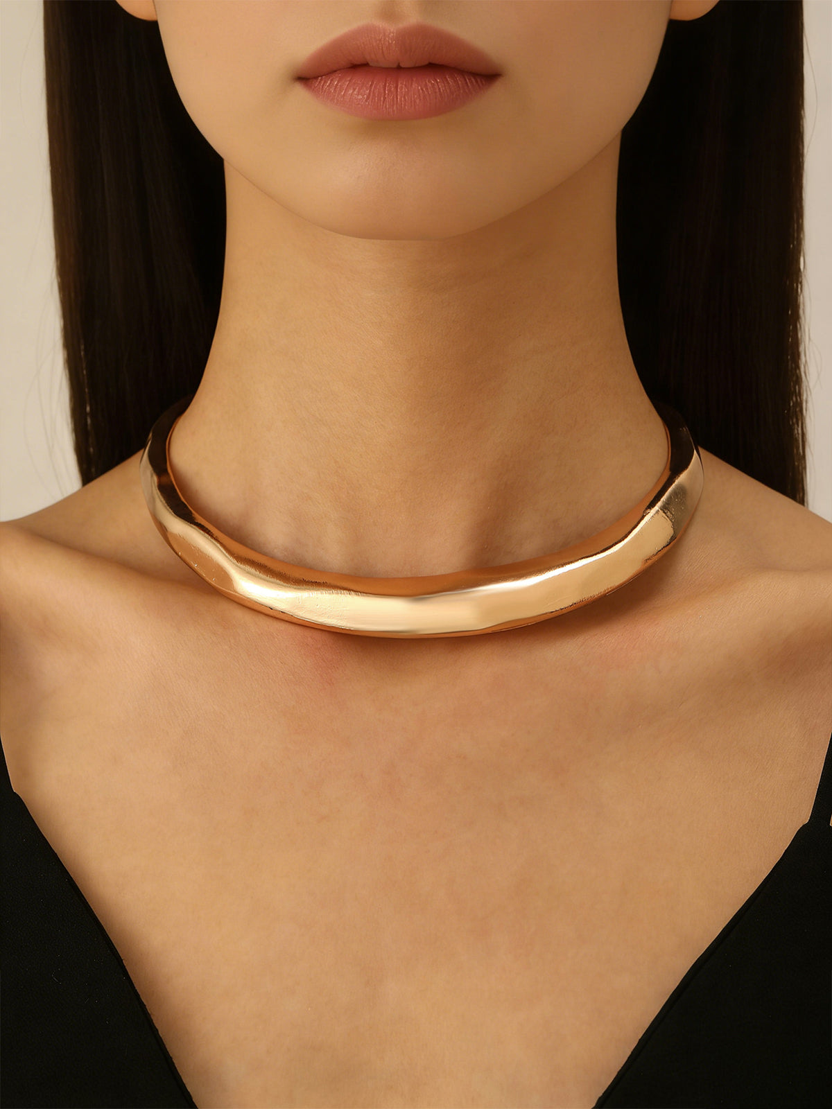 Crinkled Statement Choker Necklace Elegant Adjustable Design