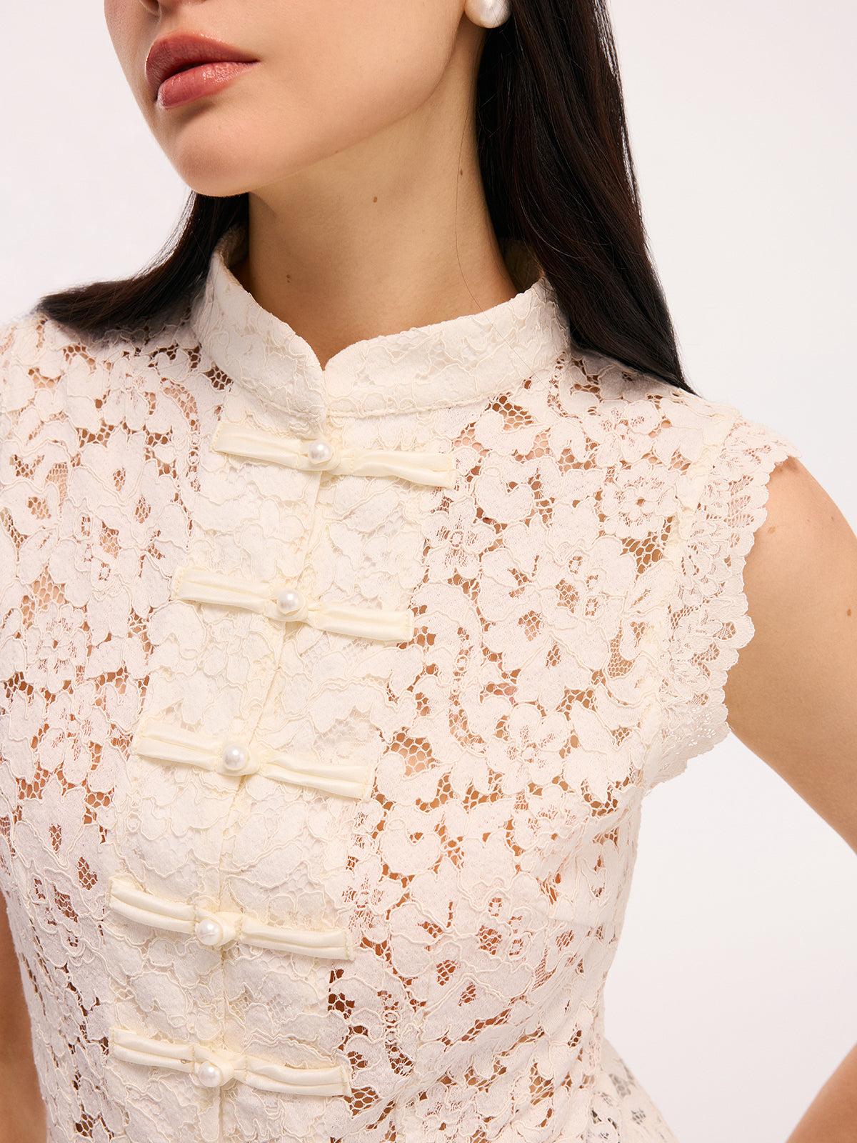 Lace Mandarin Collar Sleeveless Top Women's Elegant Pearl Button Blouse