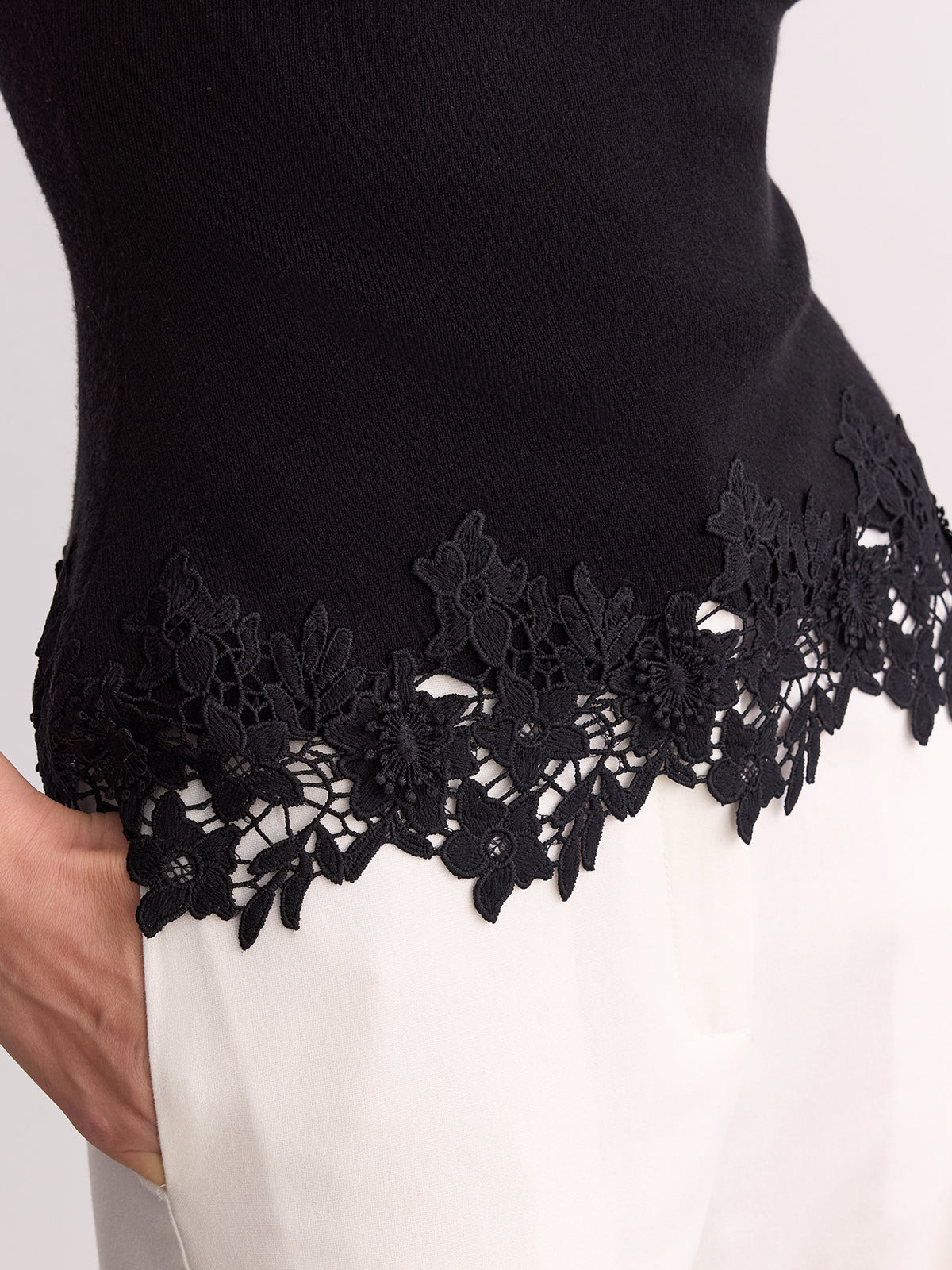 Sleeveless Lace Hem Knit Vest for Women Casual Summer Layer