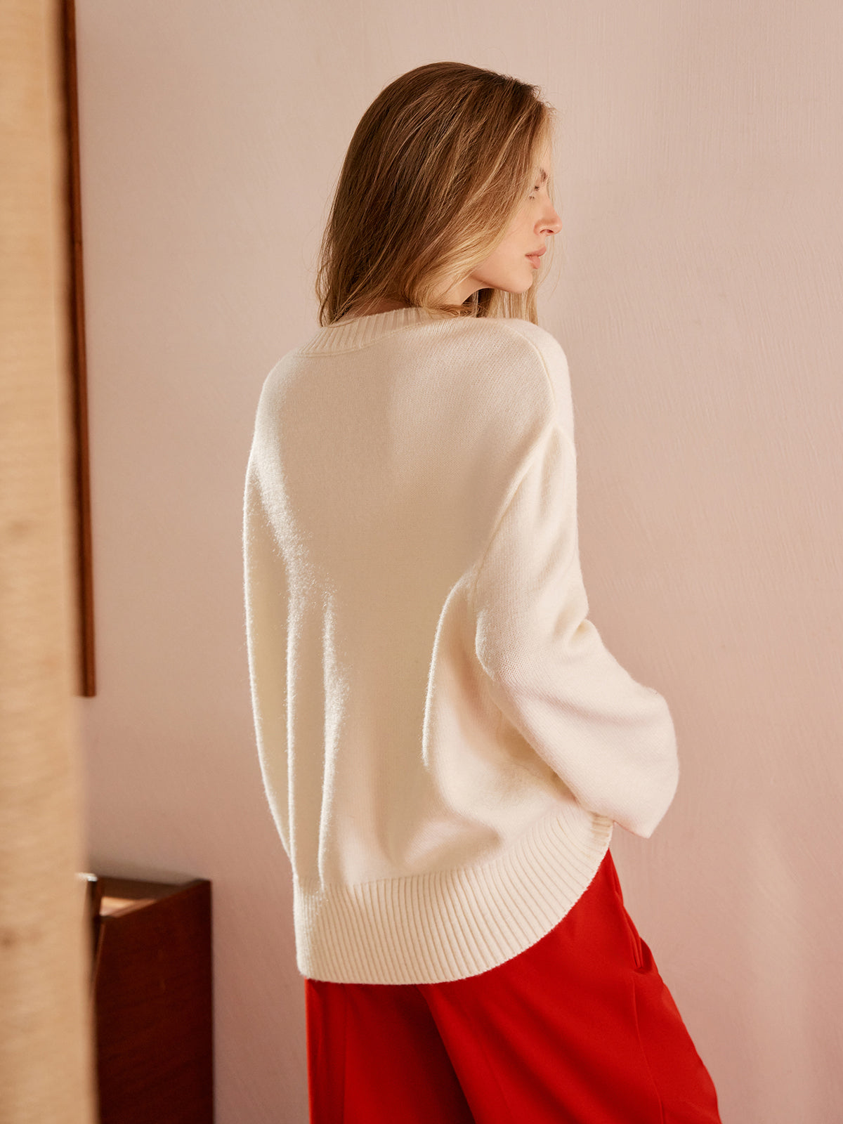 Round Neck Jacquard Sweater Comfortable Lightweight Knitwear